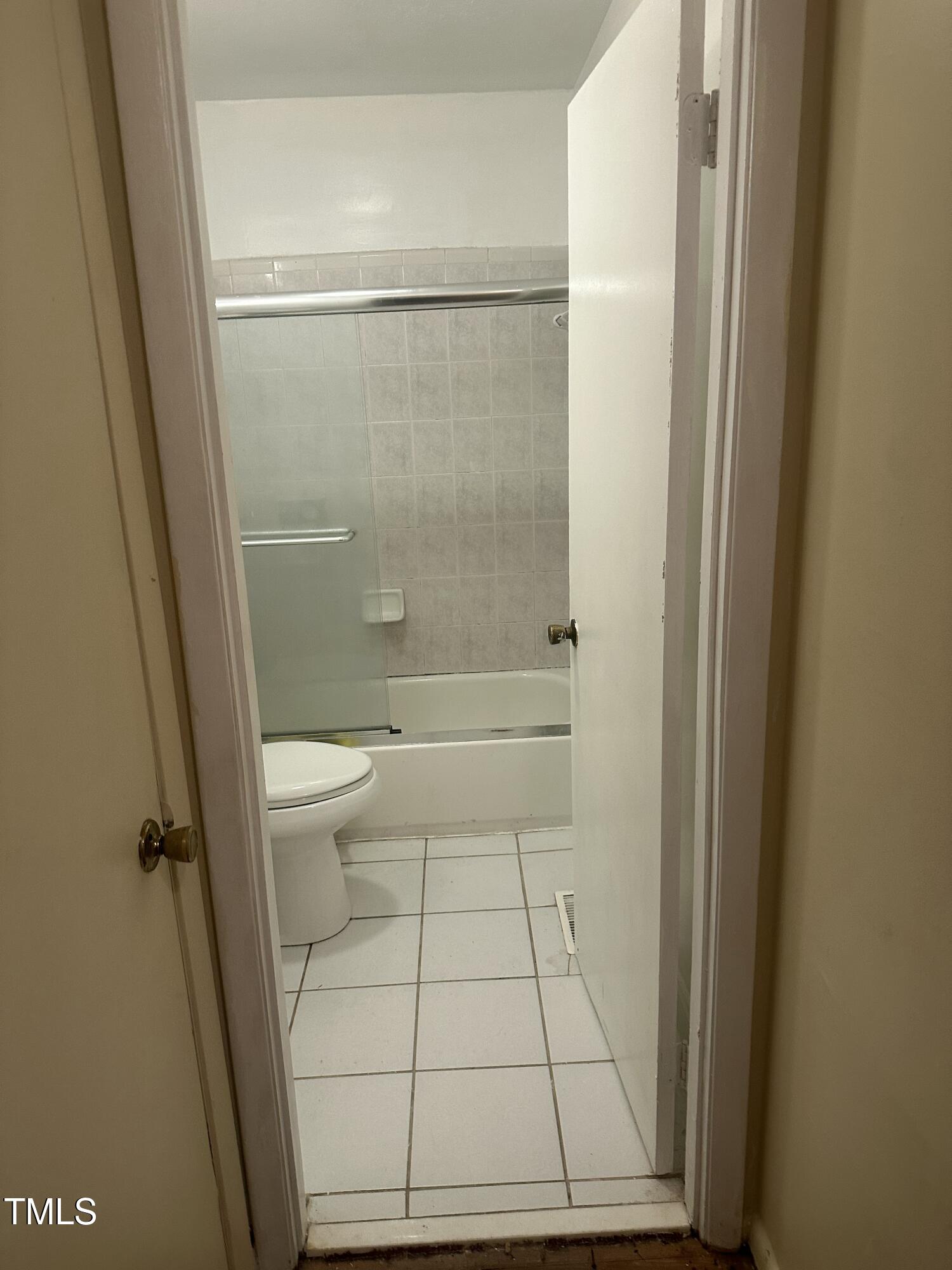 2313 Lake Avenue Property Photo 4