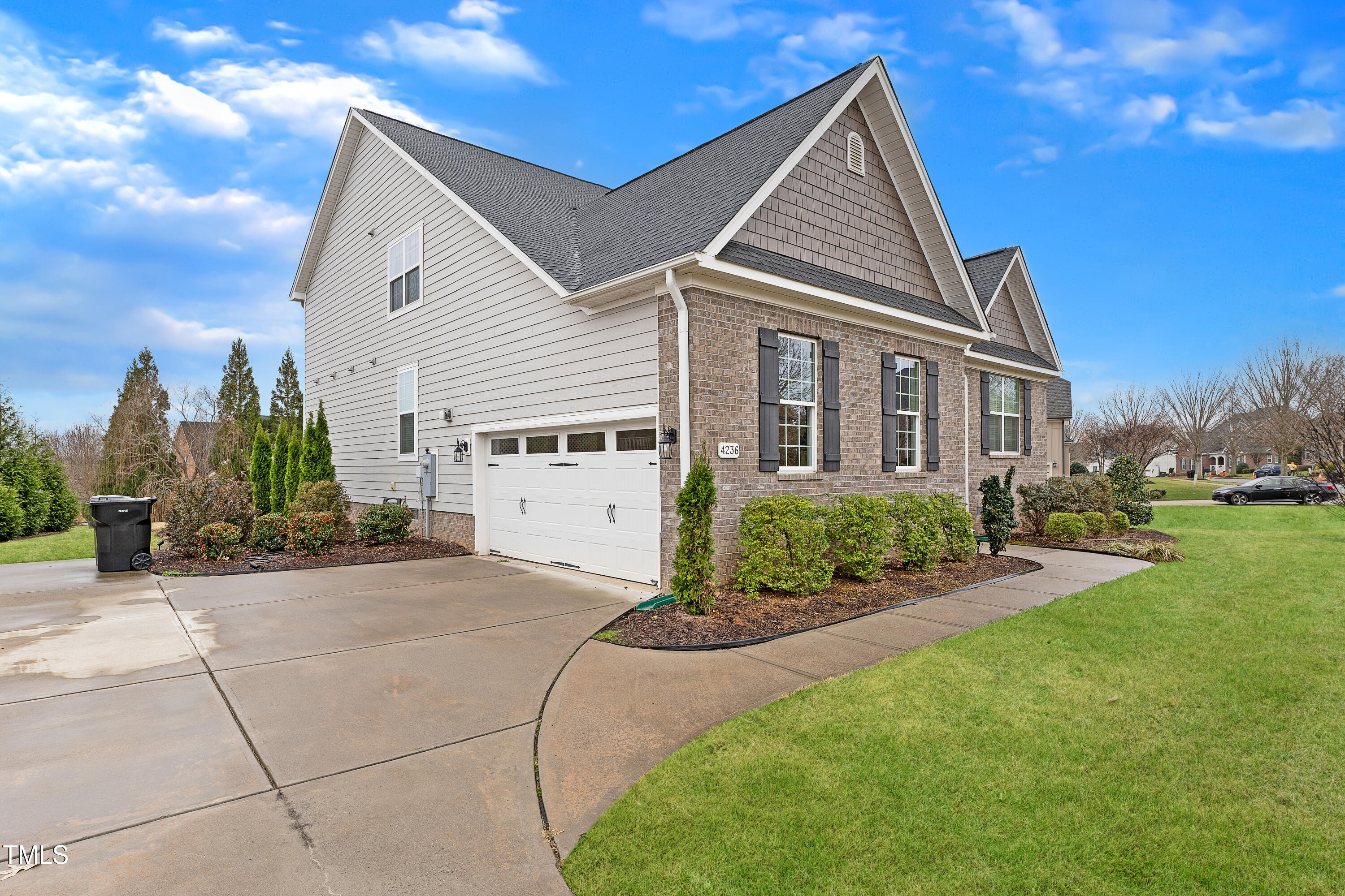 4236 Aviemore Property Photo 4