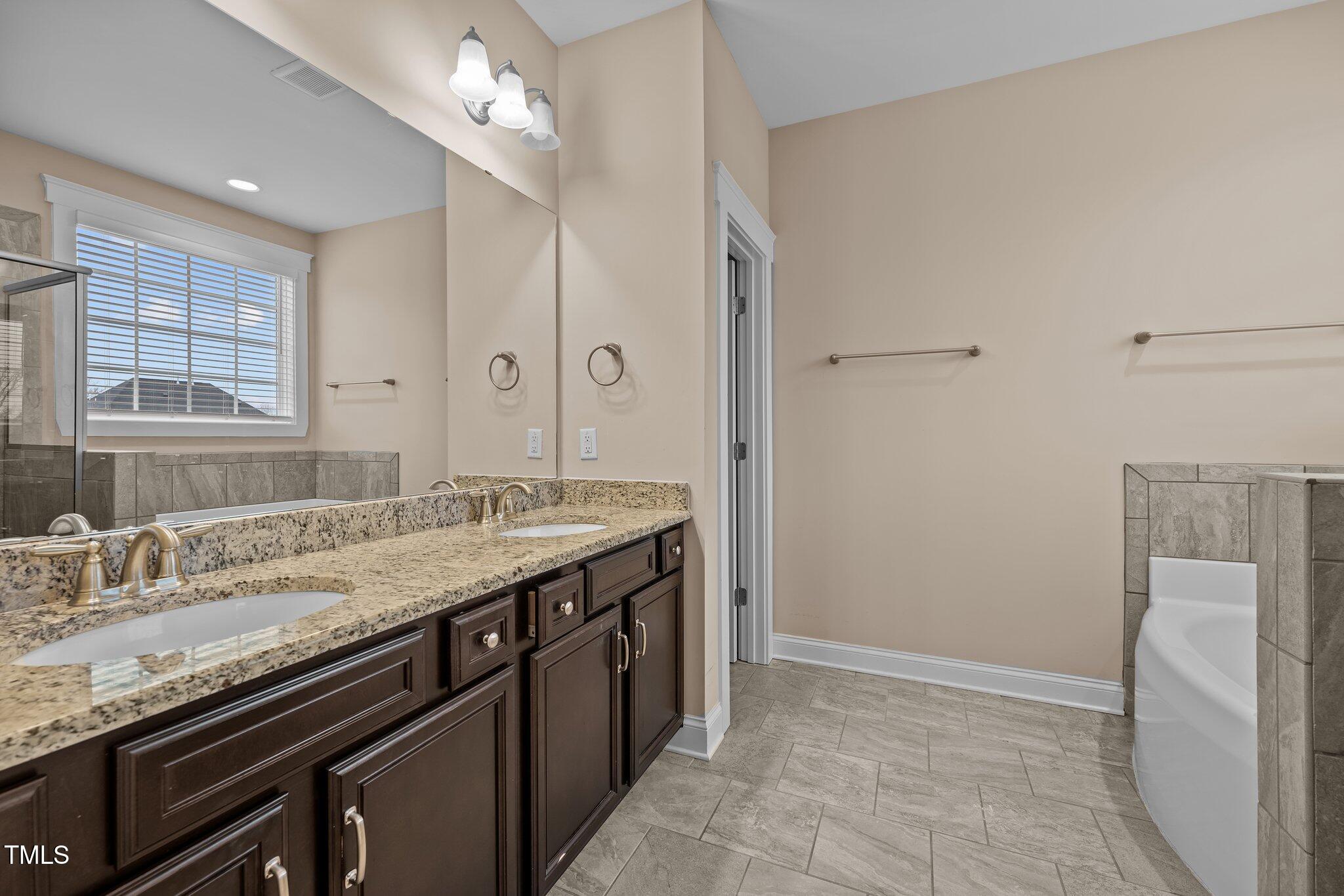 4236 Aviemore Property Photo 16