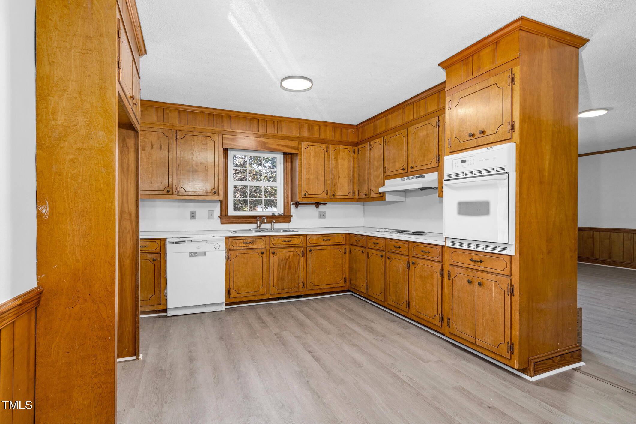 1211 Red Banks Road Property Photo 9