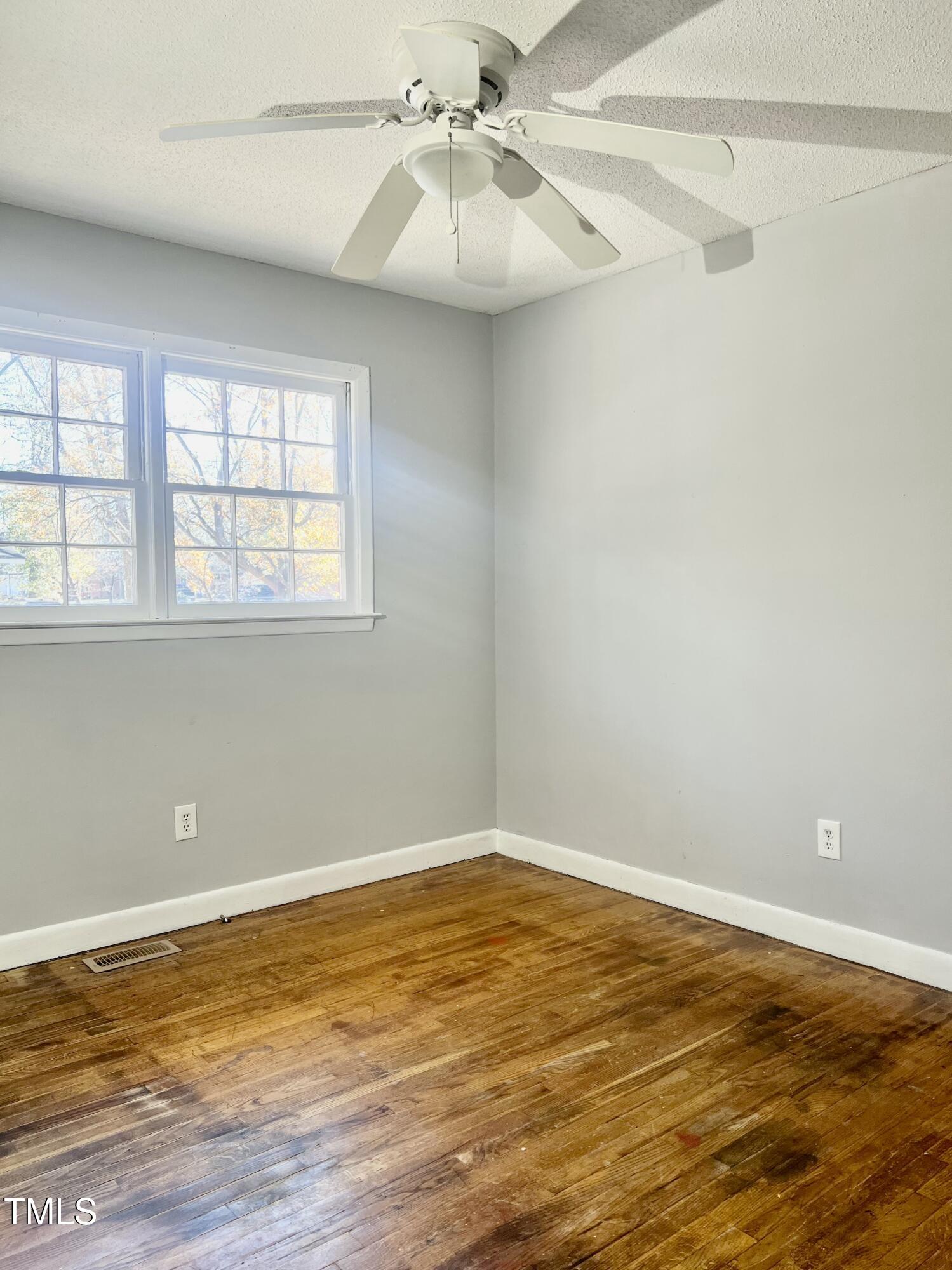 414 Sampson Street Property Photo 11