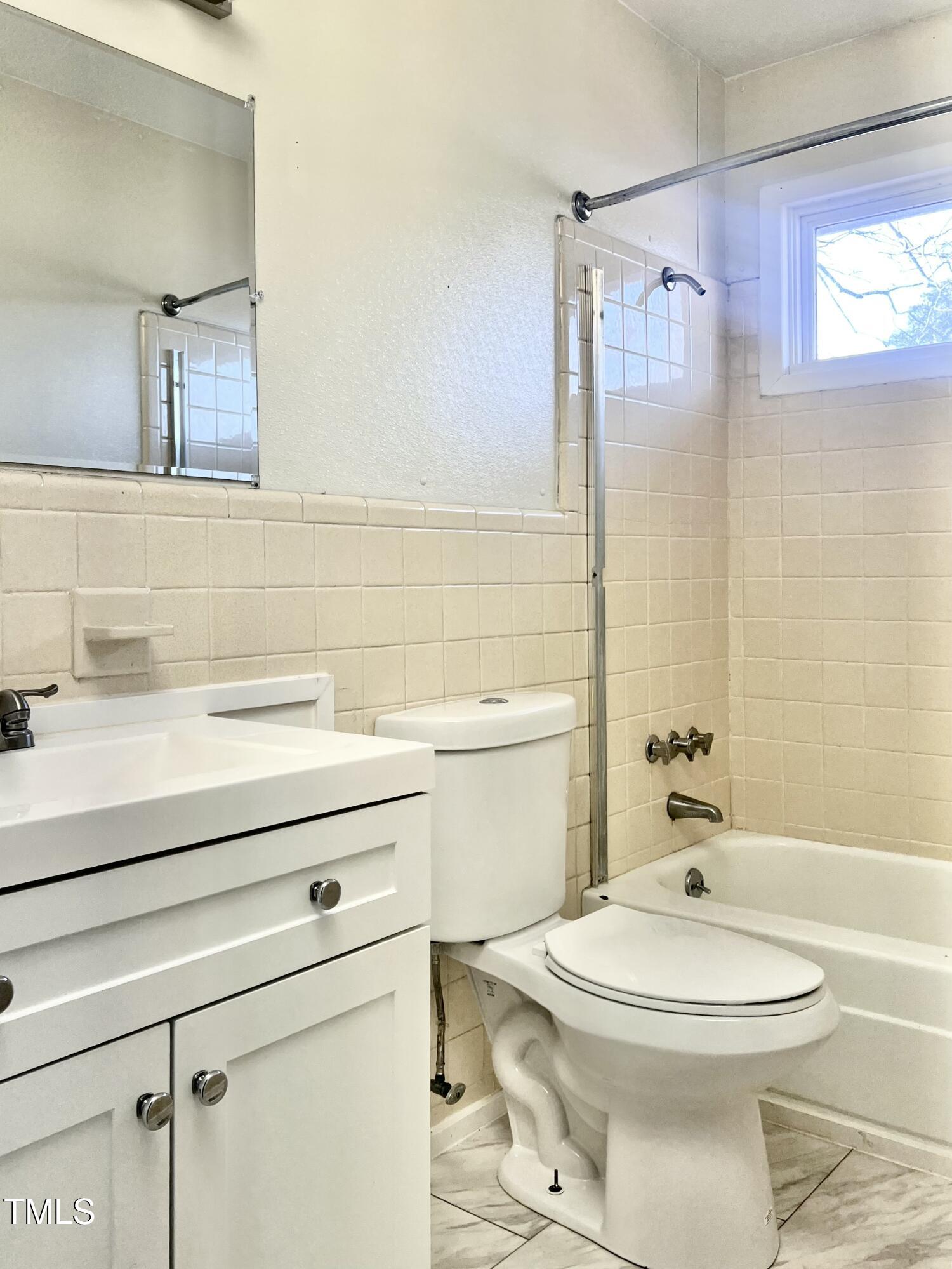 414 Sampson Street Property Photo 13