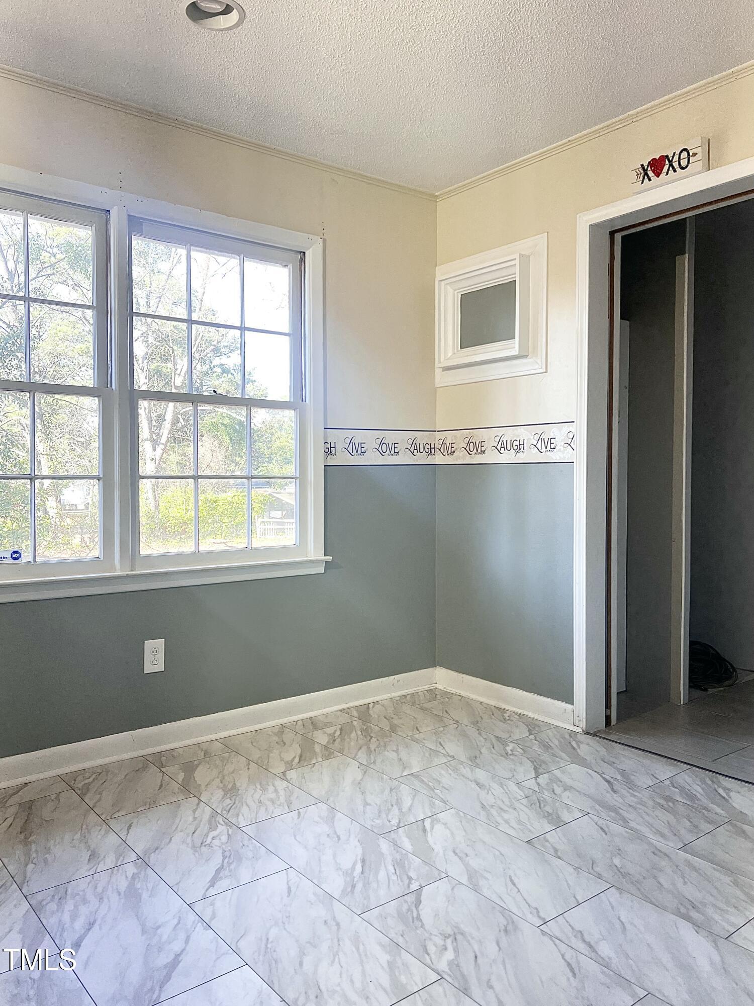 414 Sampson Street Property Photo 14