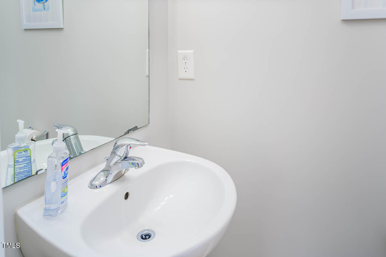 7703 River Field Drive Property Photo 18