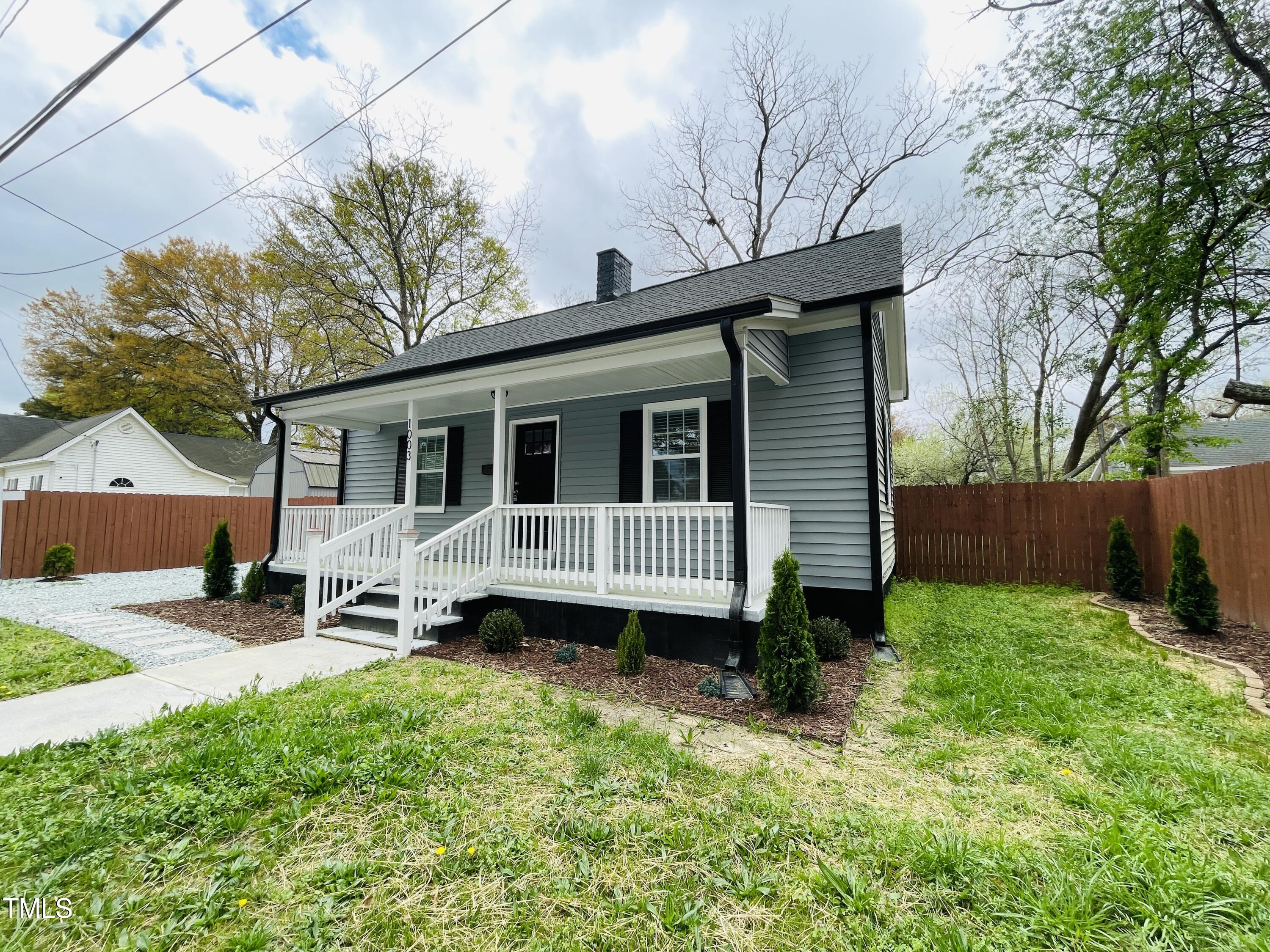 1003 W Anderson Street Property Photo 4