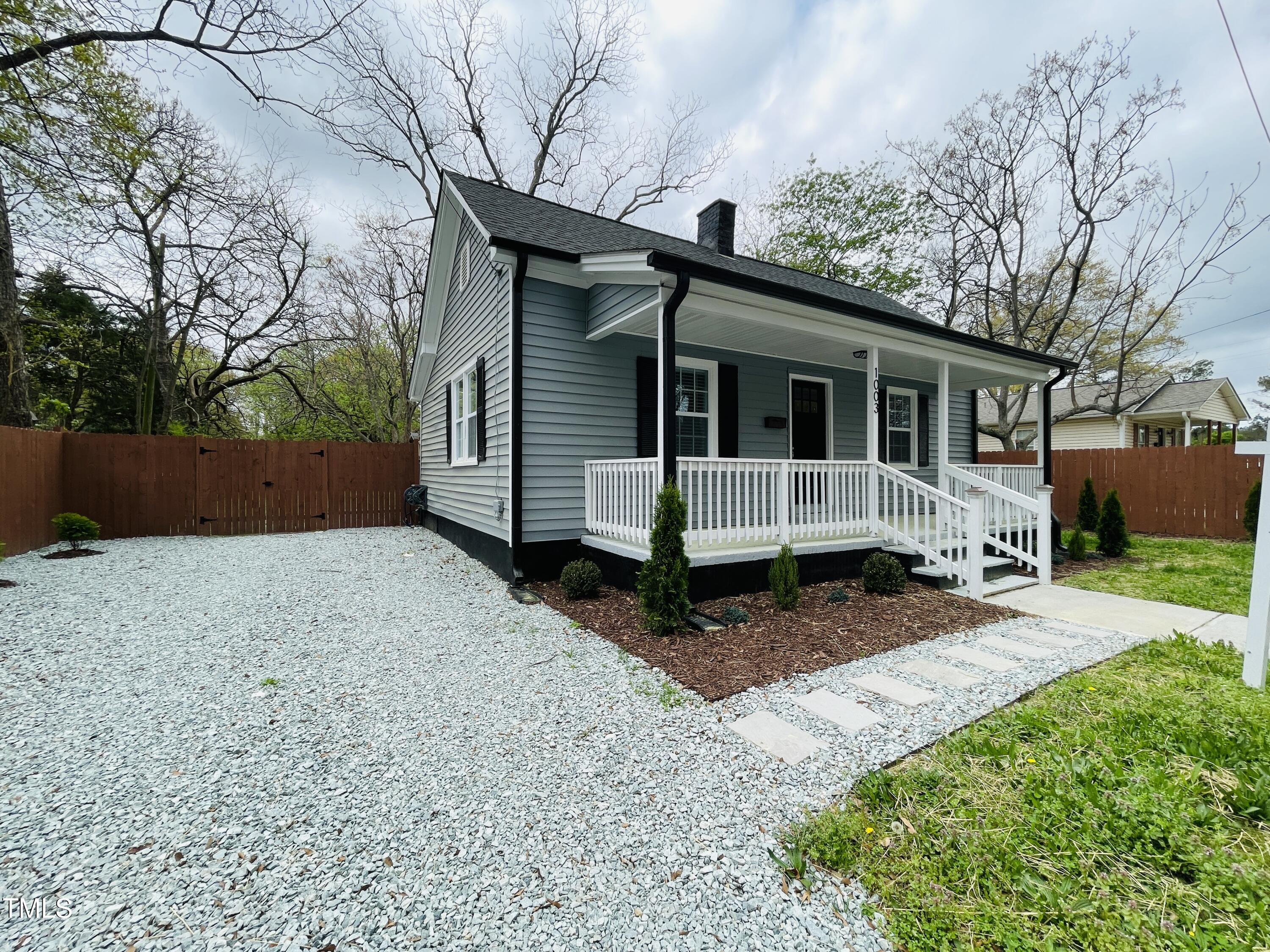 1003 W Anderson Street Property Photo 5