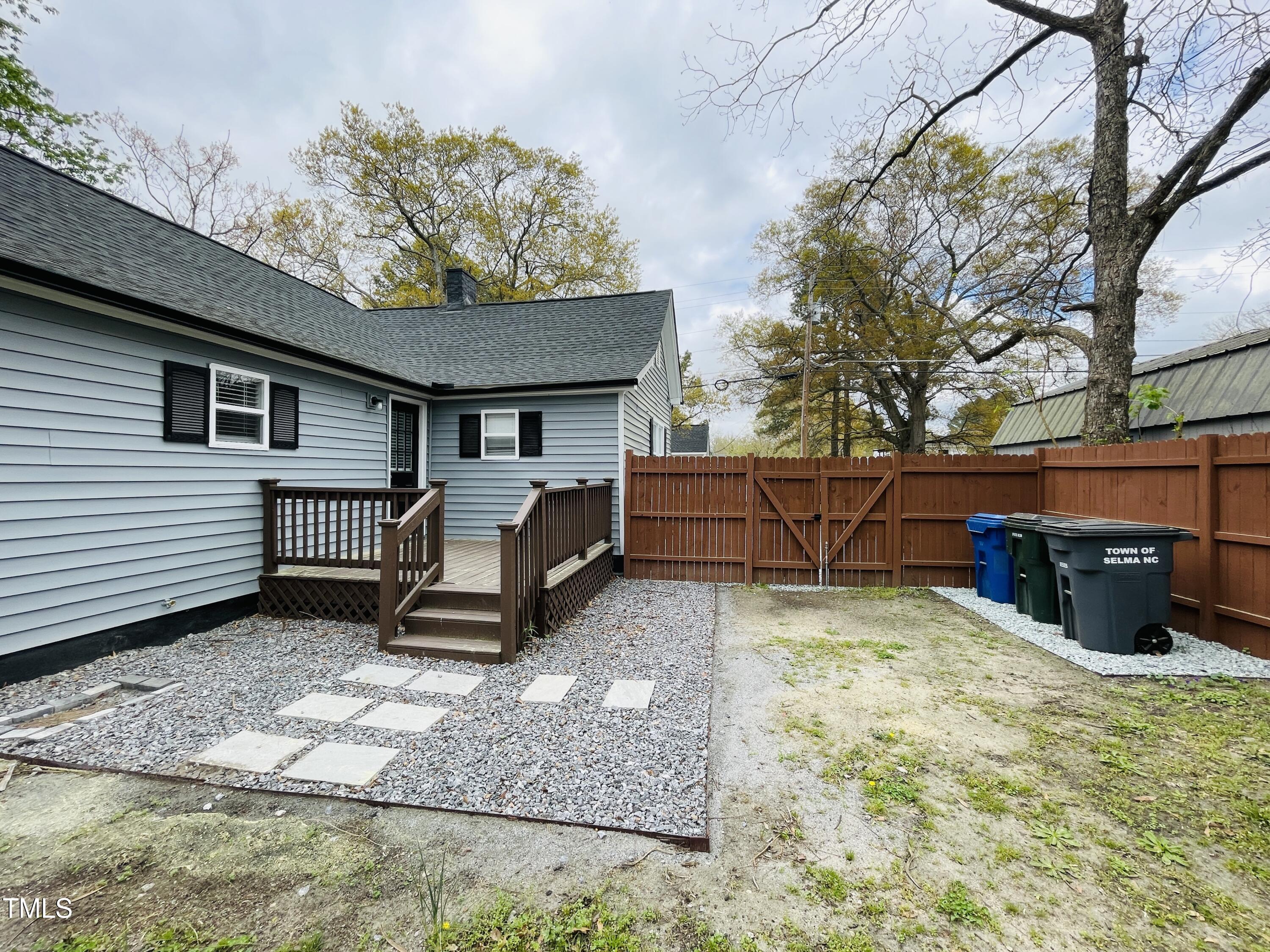 1003 W Anderson Street Property Photo 28