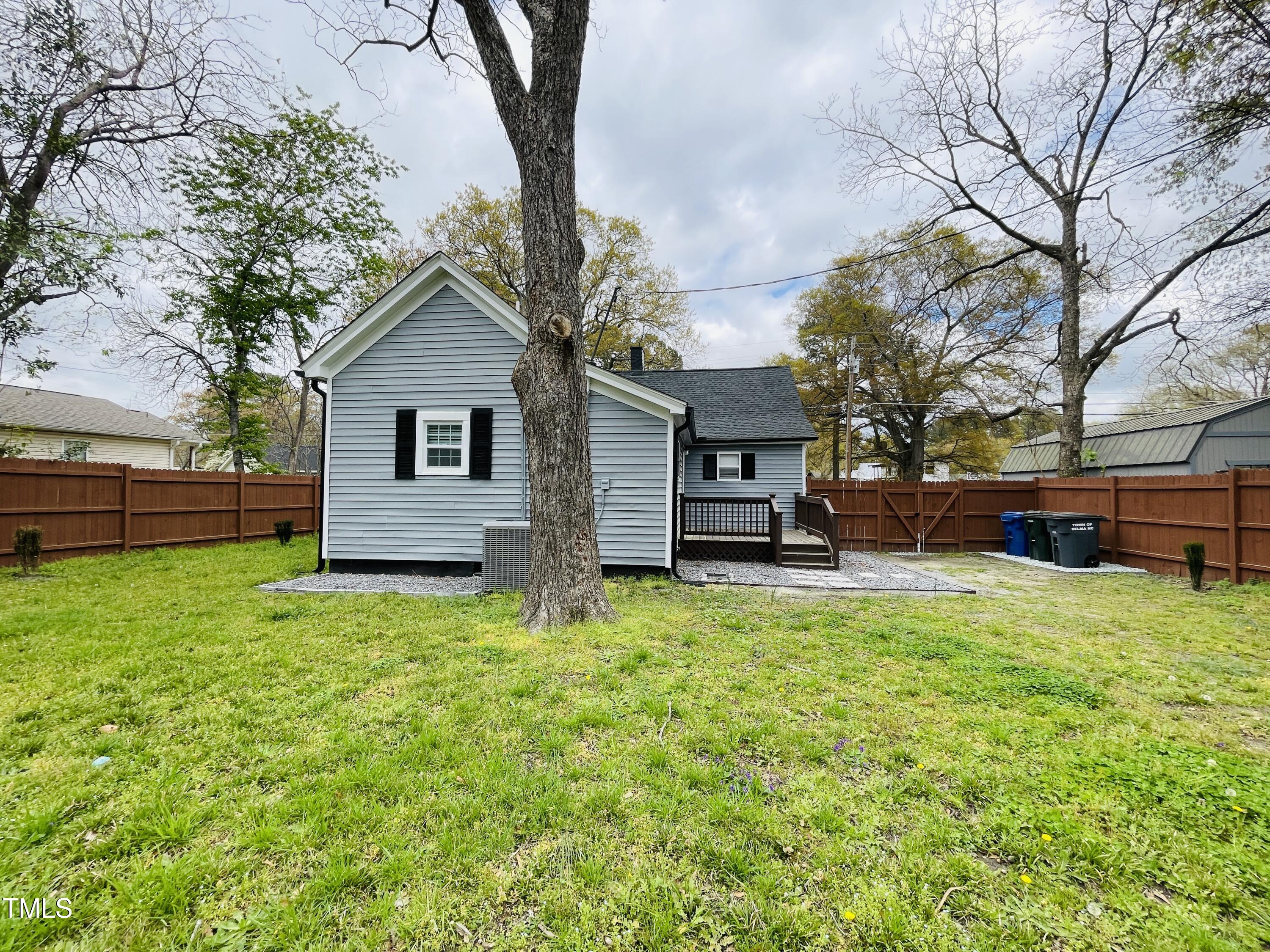 1003 W Anderson Street Property Photo 29