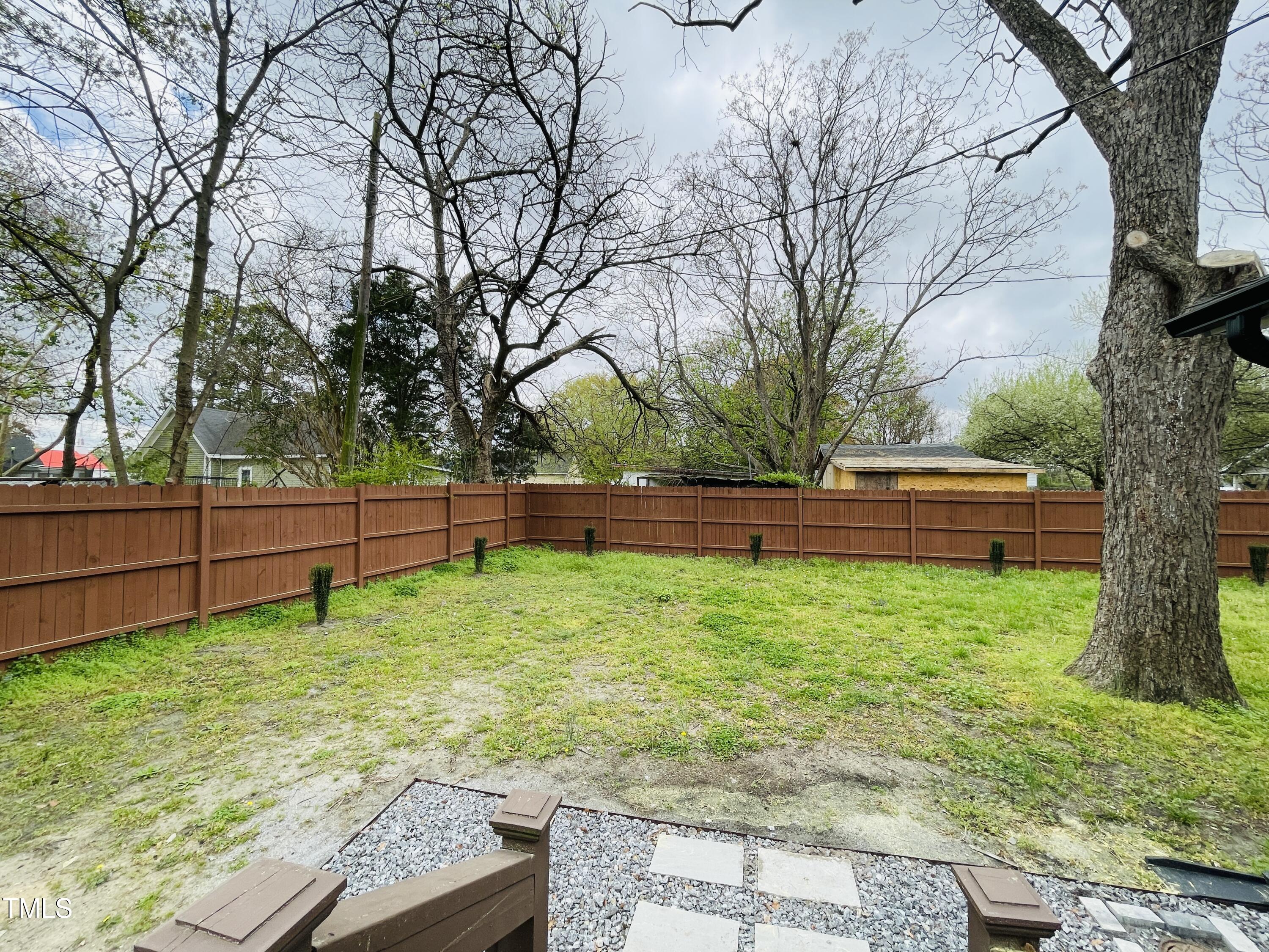 1003 W Anderson Street Property Photo 32