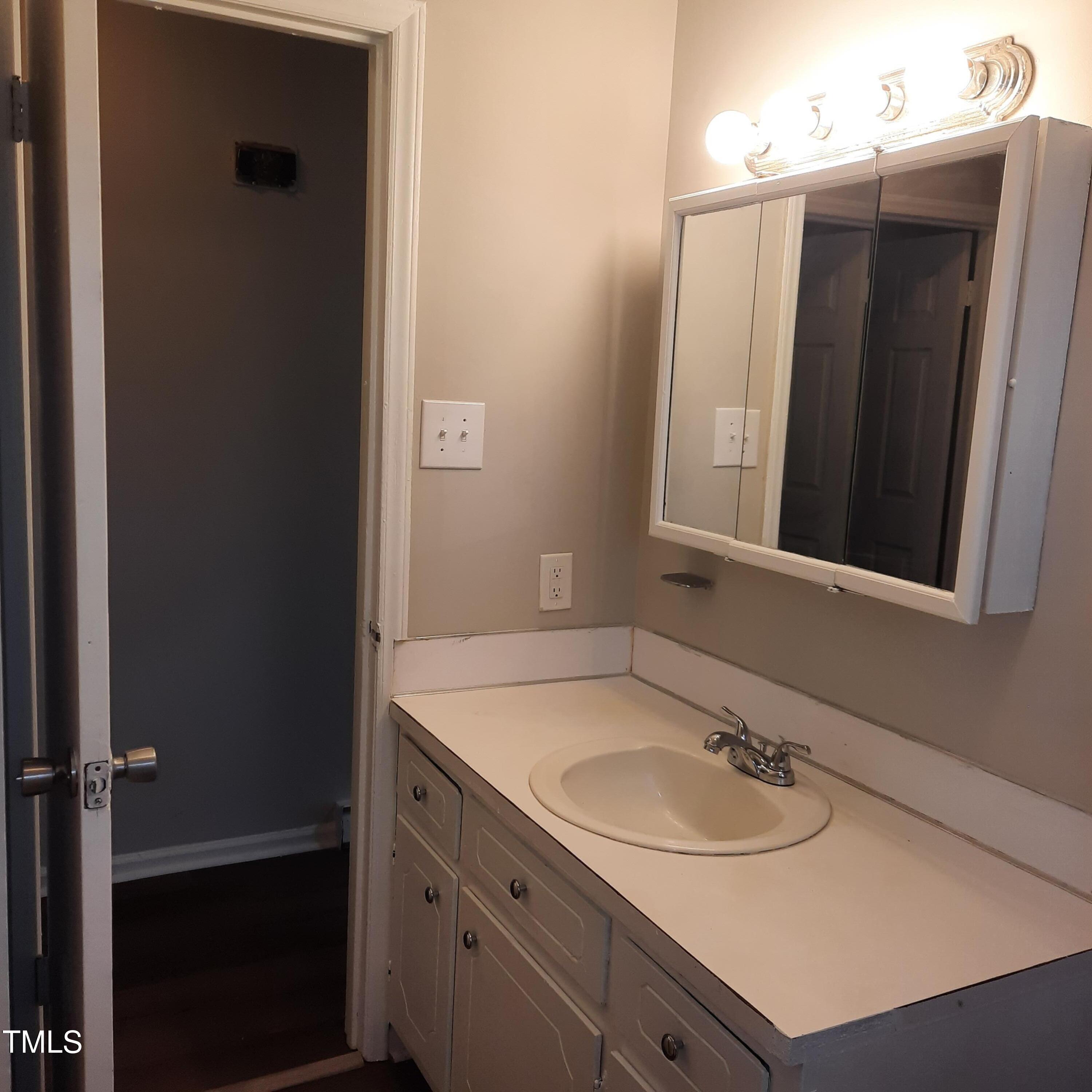 2800 Coleman Loop Road Property Photo 10