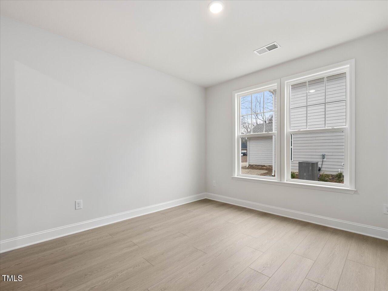 906 Brookfield Drive Property Photo 11