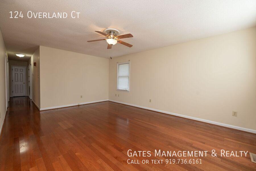 124 Overland Court Property Photo 3
