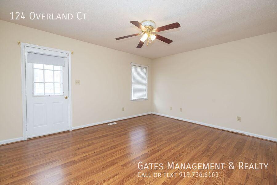 124 Overland Court Property Photo 7