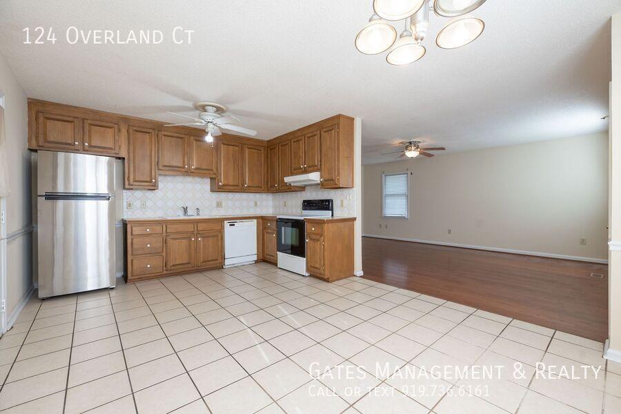 124 Overland Court Property Photo 9