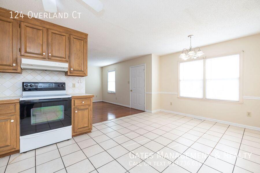 124 Overland Court Property Photo 10