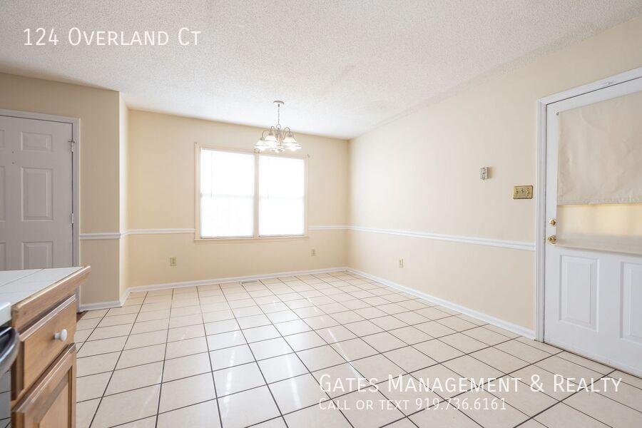 124 Overland Court Property Photo 11