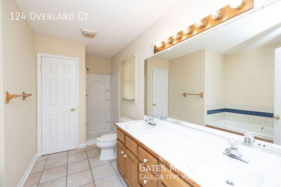 124 Overland Court Property Photo 16