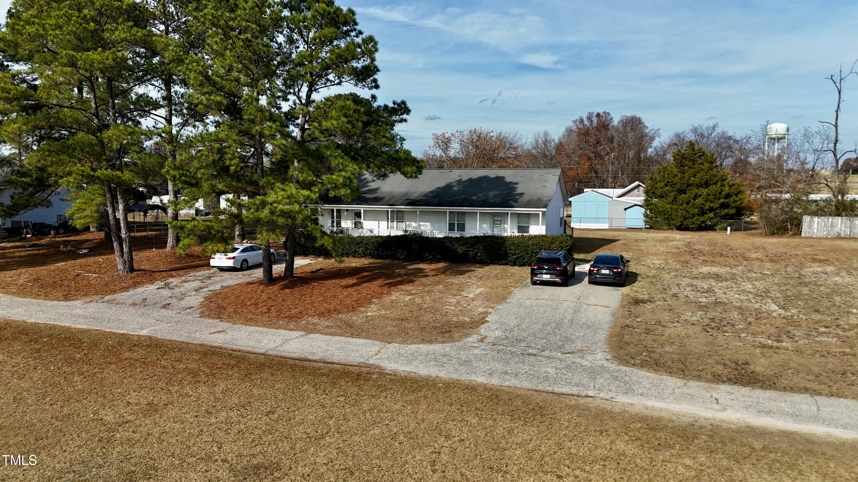 207 Colby Lane Property Photo 8