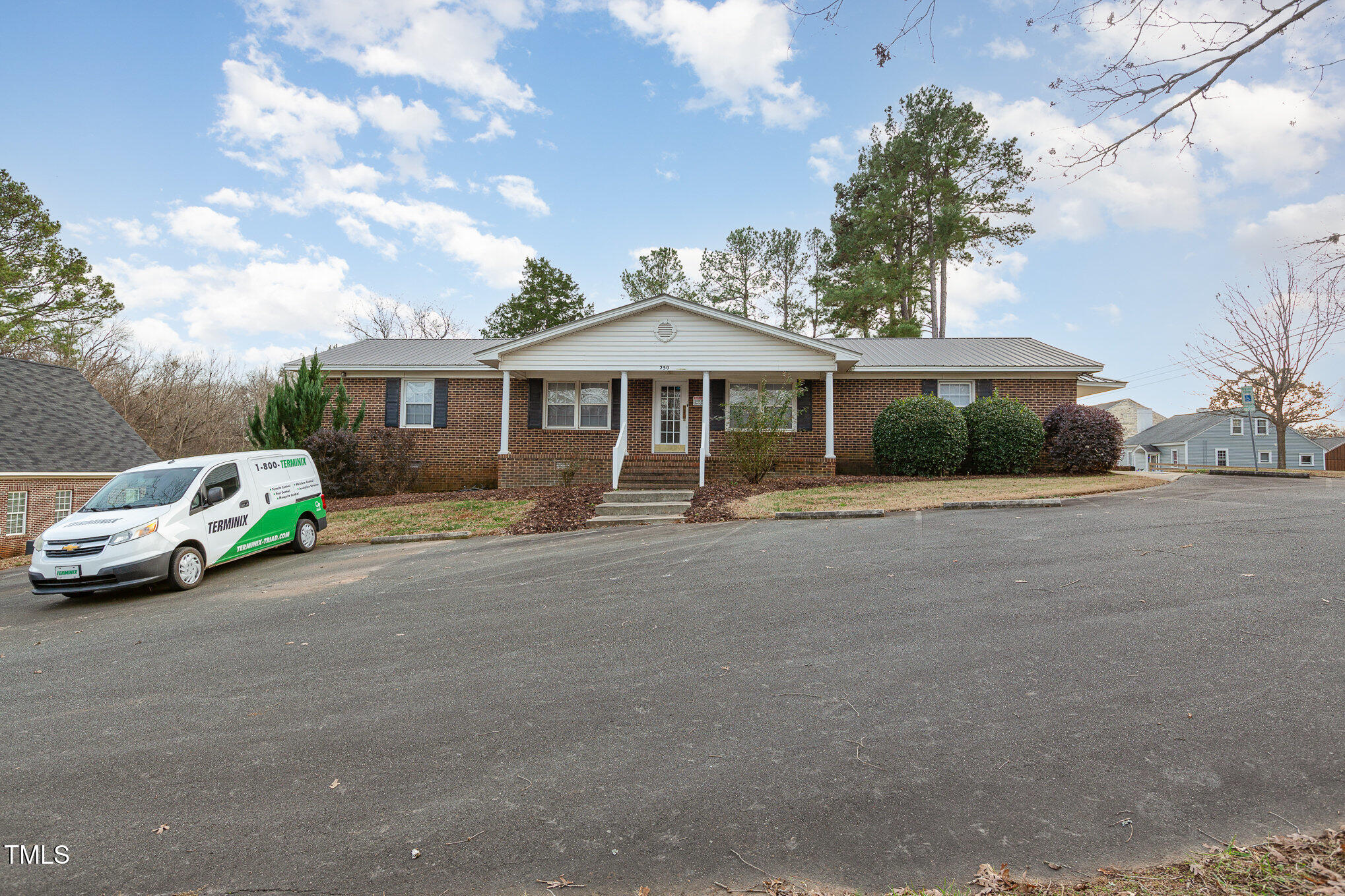 250 East Street Property Photo 2