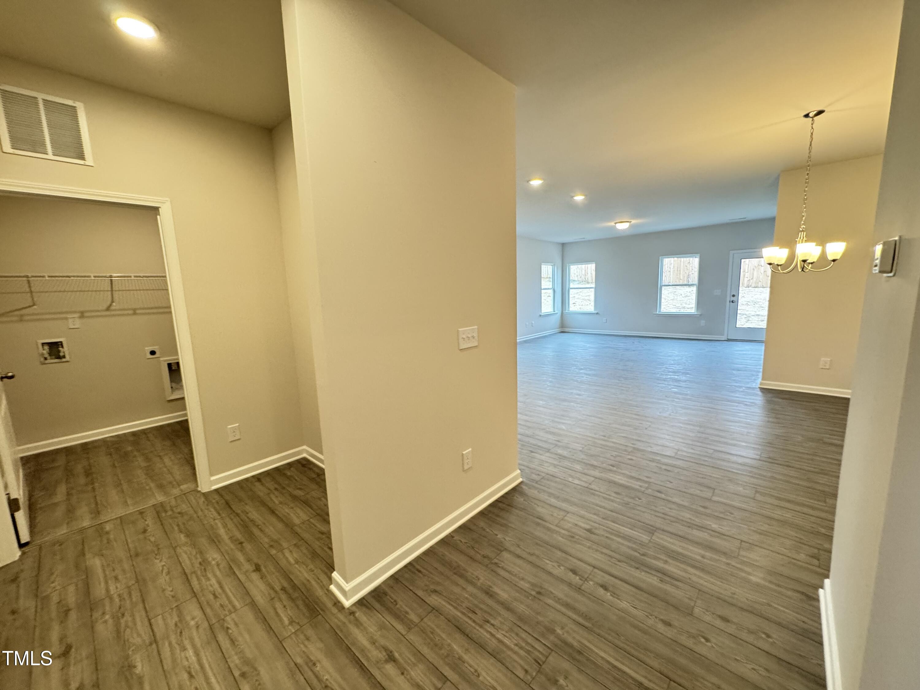 166 Vega Loop Property Photo 3