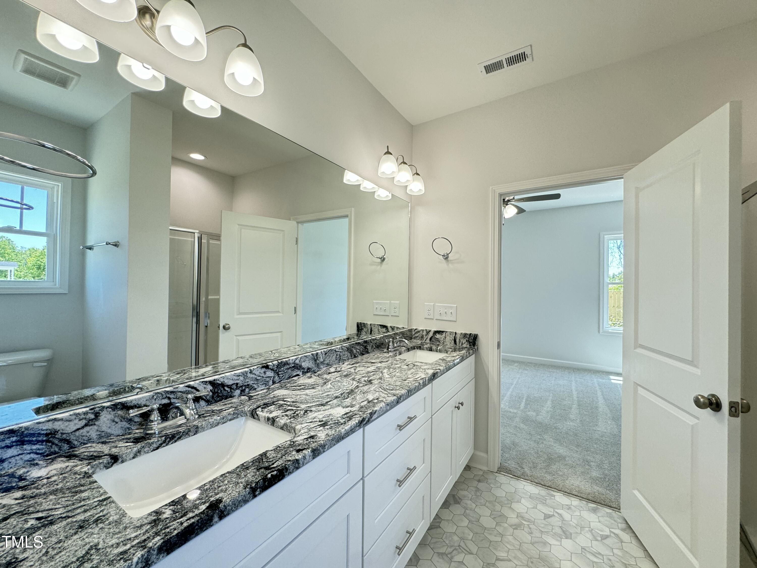 110 E Sillinger Drive Property Photo 19