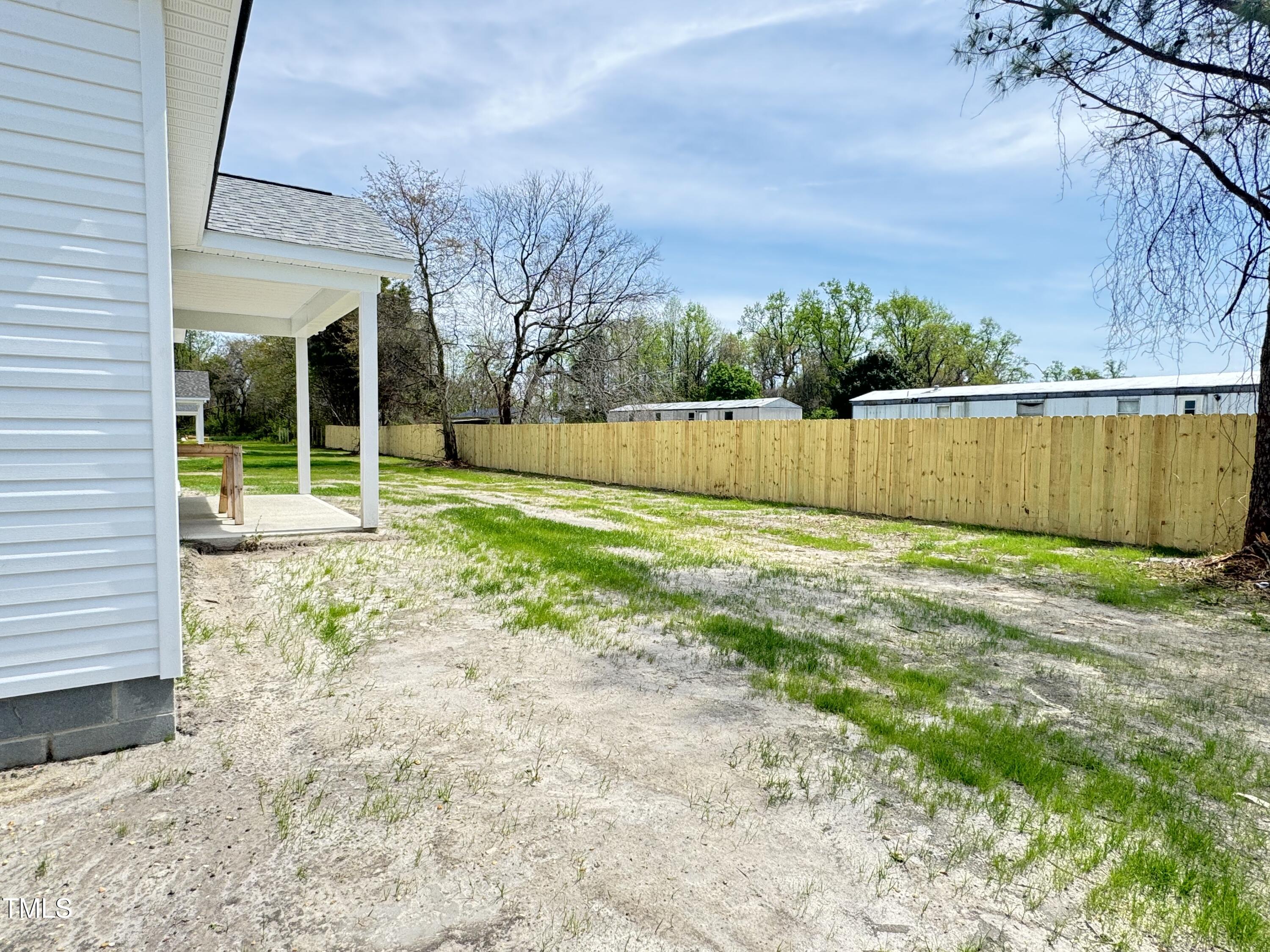 110 E Sillinger Drive Property Photo 23