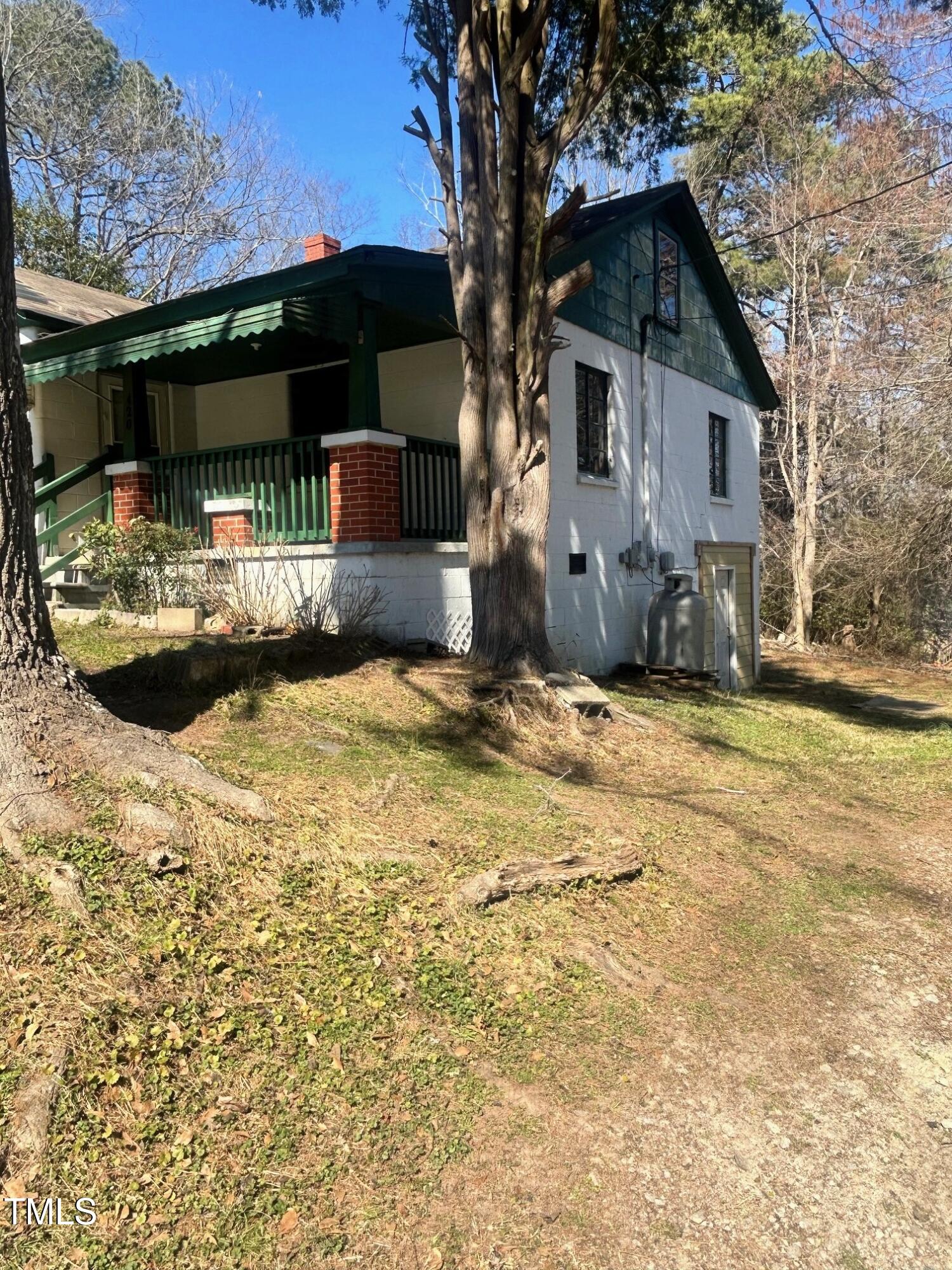 420 E Hinton Street Property Photo 2