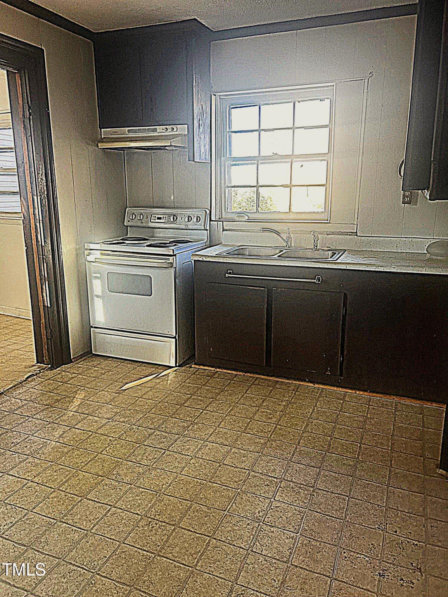 420 E Hinton Street Property Photo 3