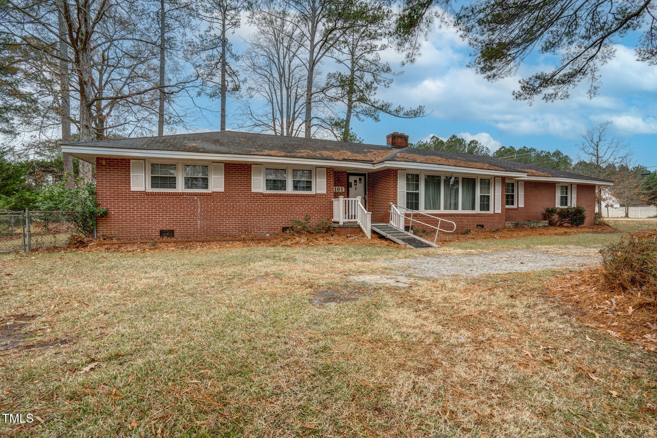 101 Crestview Road Property Photo