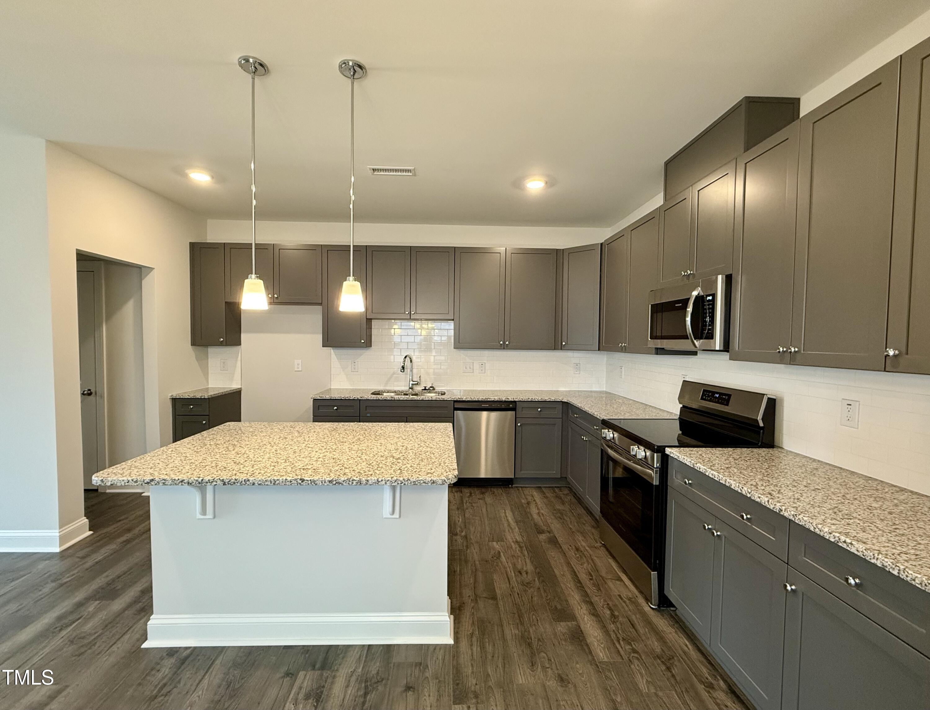 523 Eversden Drive Property Photo 4
