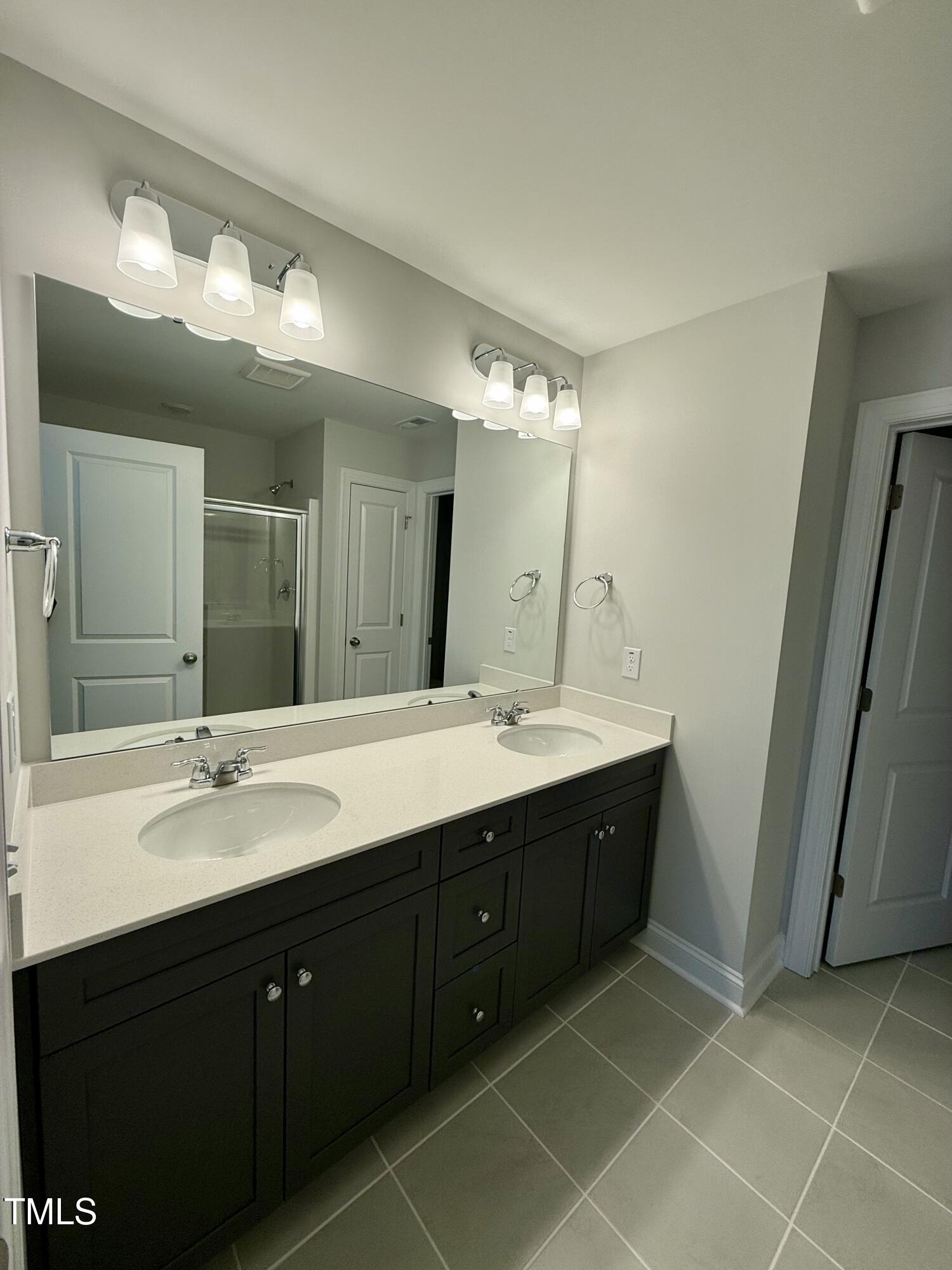 523 Eversden Drive Property Photo 8