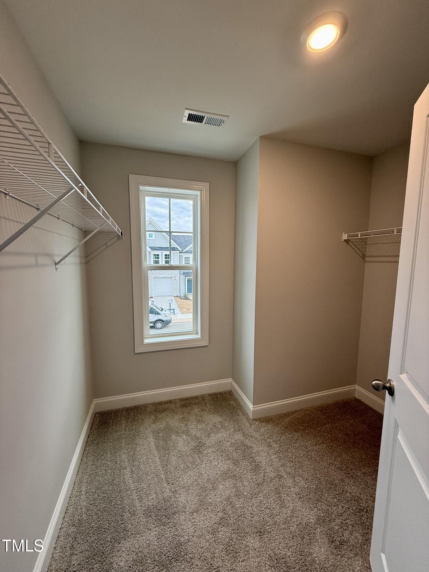 523 Eversden Drive Property Photo 10