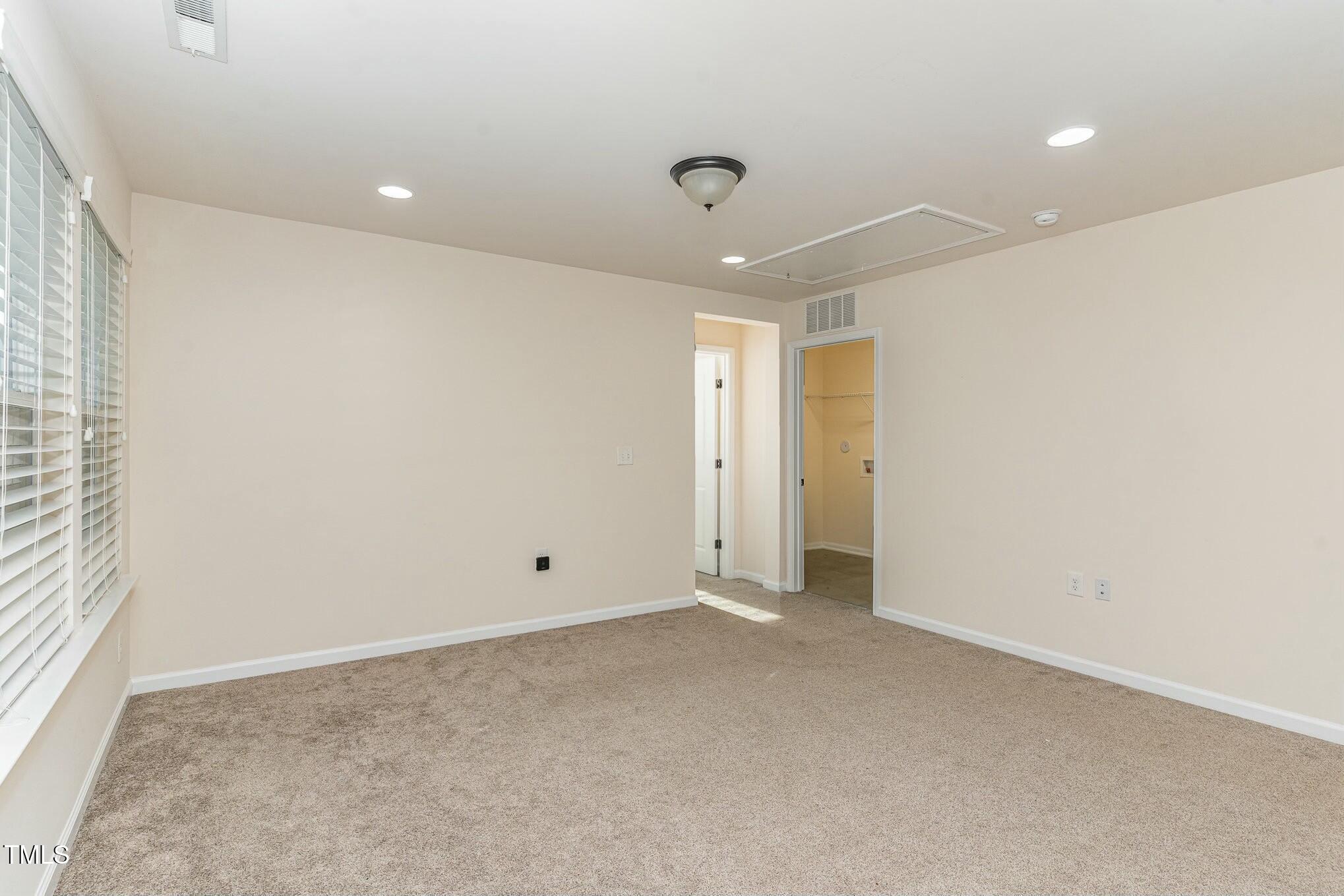 226 Begen Street Property Photo 33
