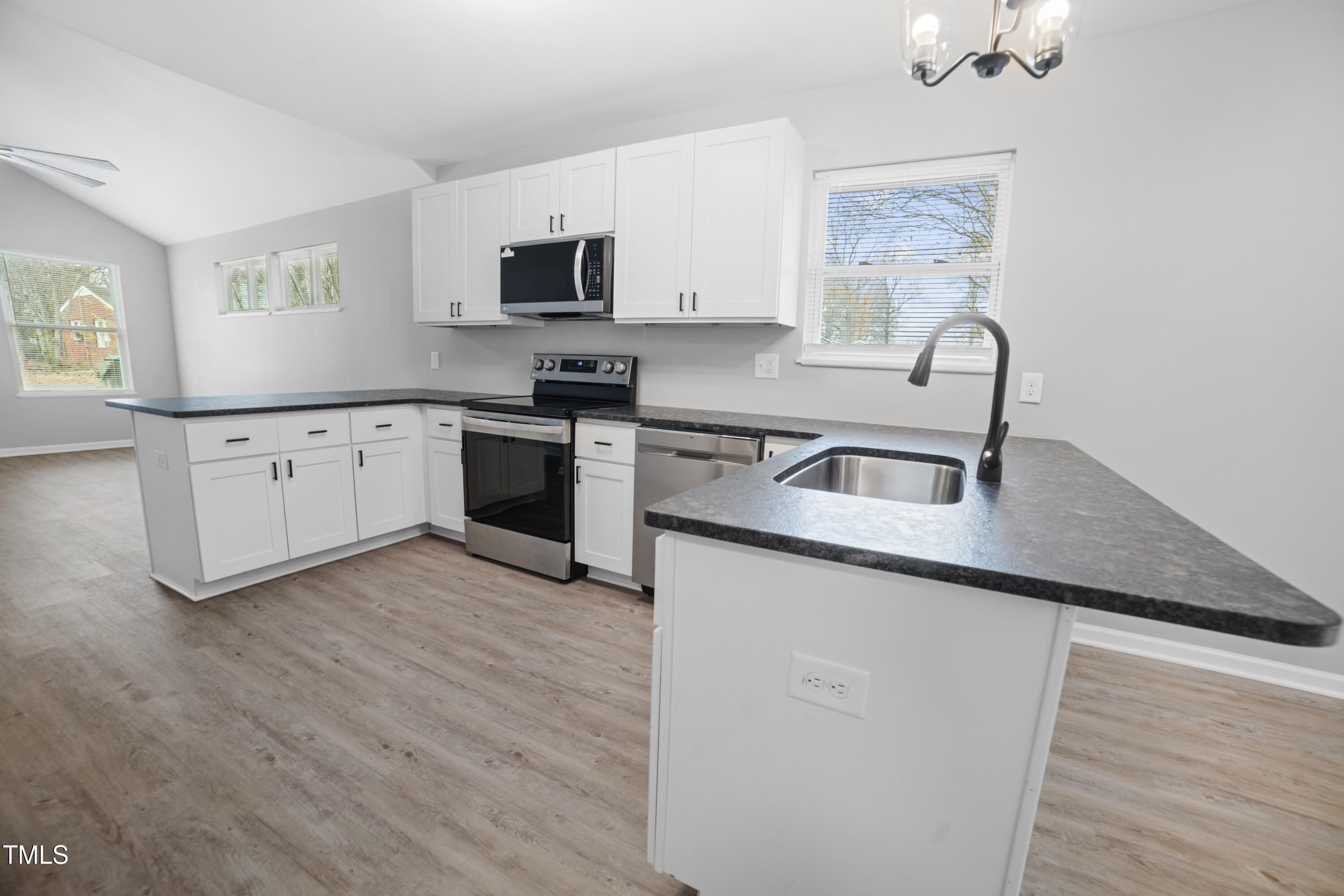 316 Field Street Property Photo 3