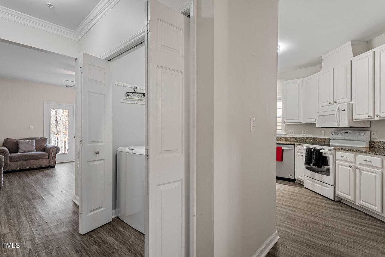524 Glenolden Court Property Photo 10