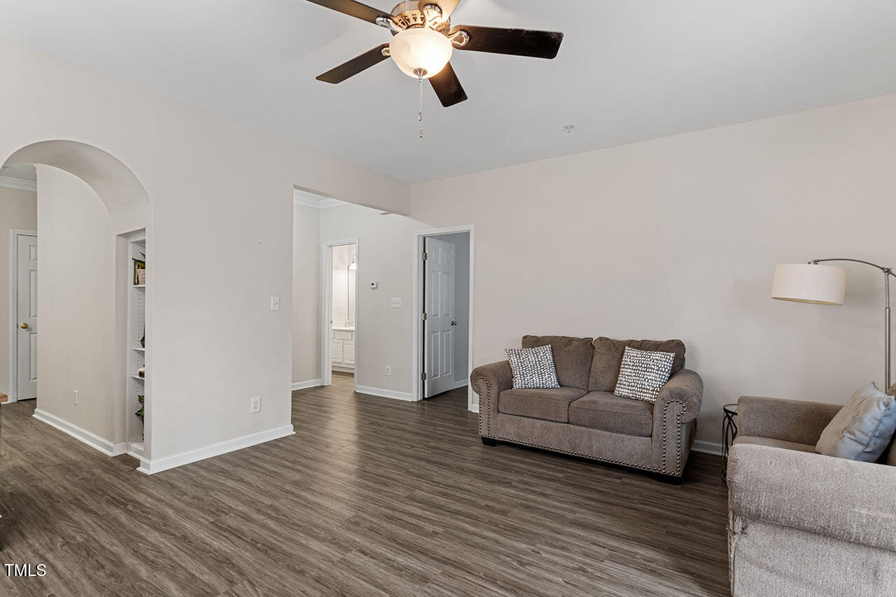 524 Glenolden Court Property Photo 17