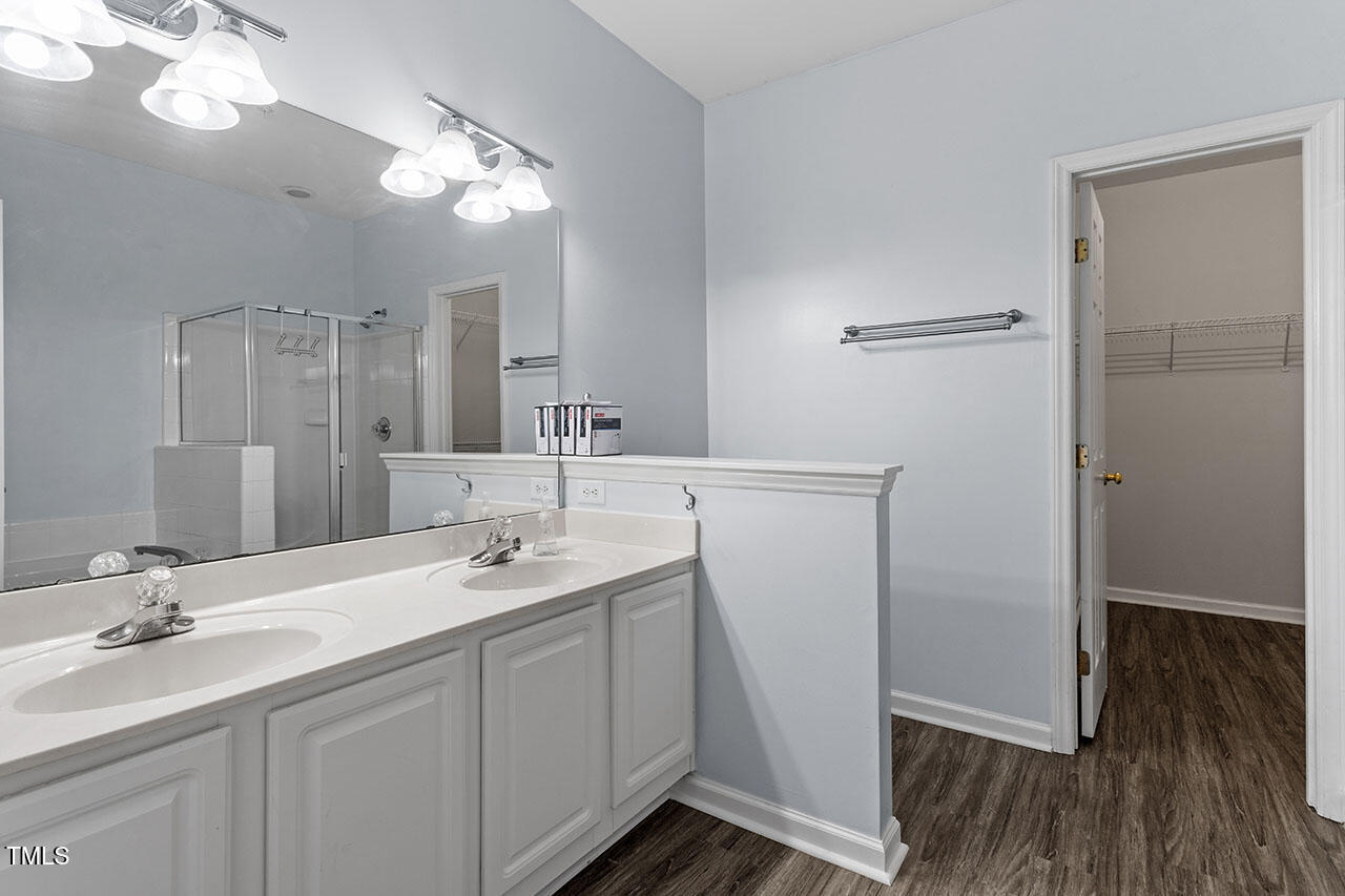 524 Glenolden Court Property Photo 23