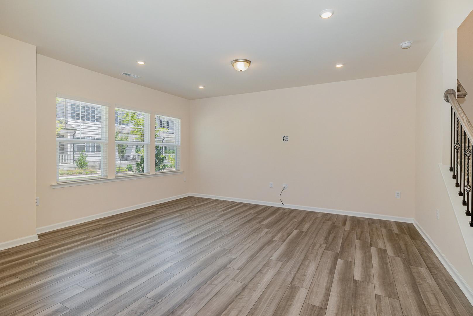5706 Kalamata Drive Property Photo 4
