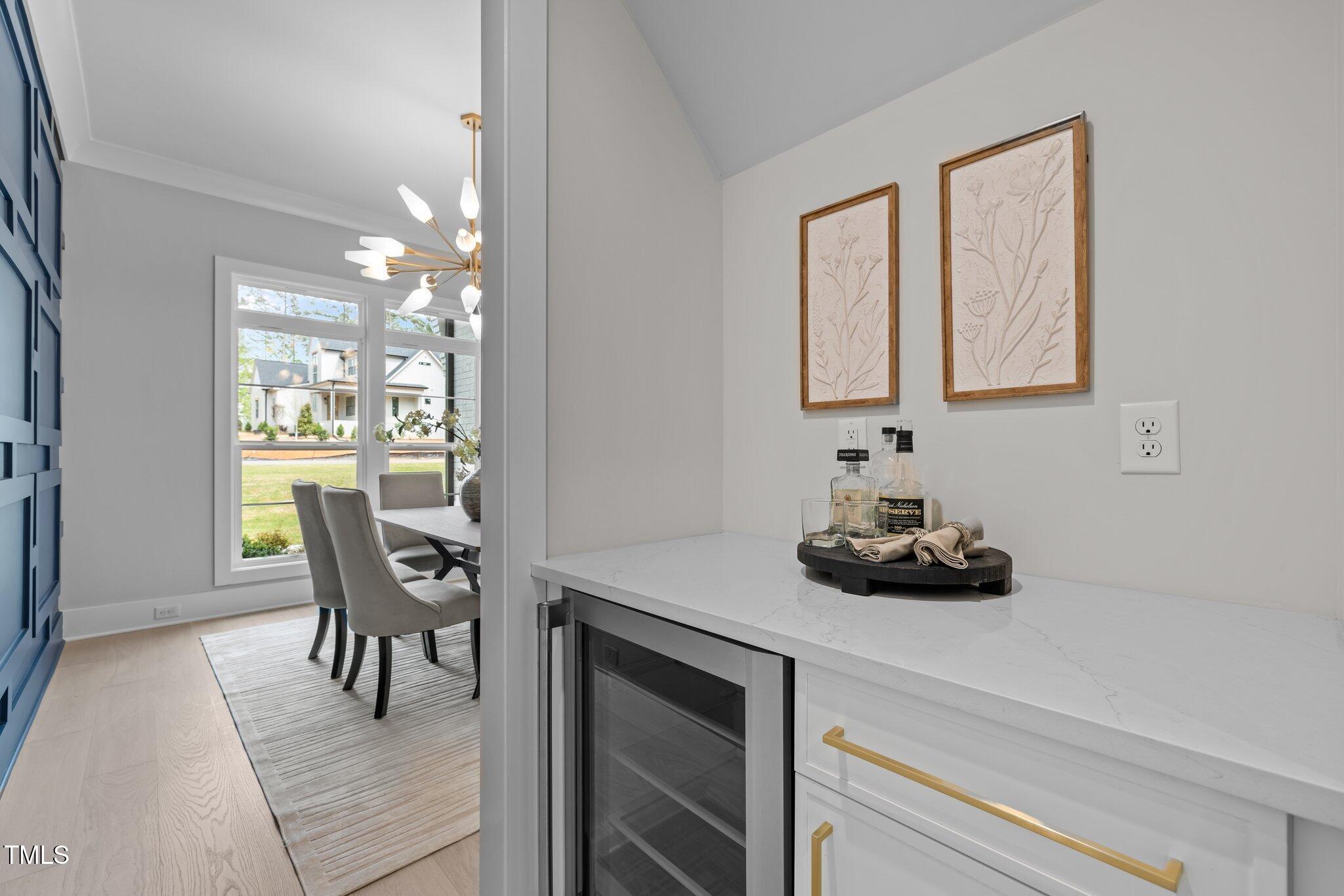 7813 Ailesbury Road Property Photo 6