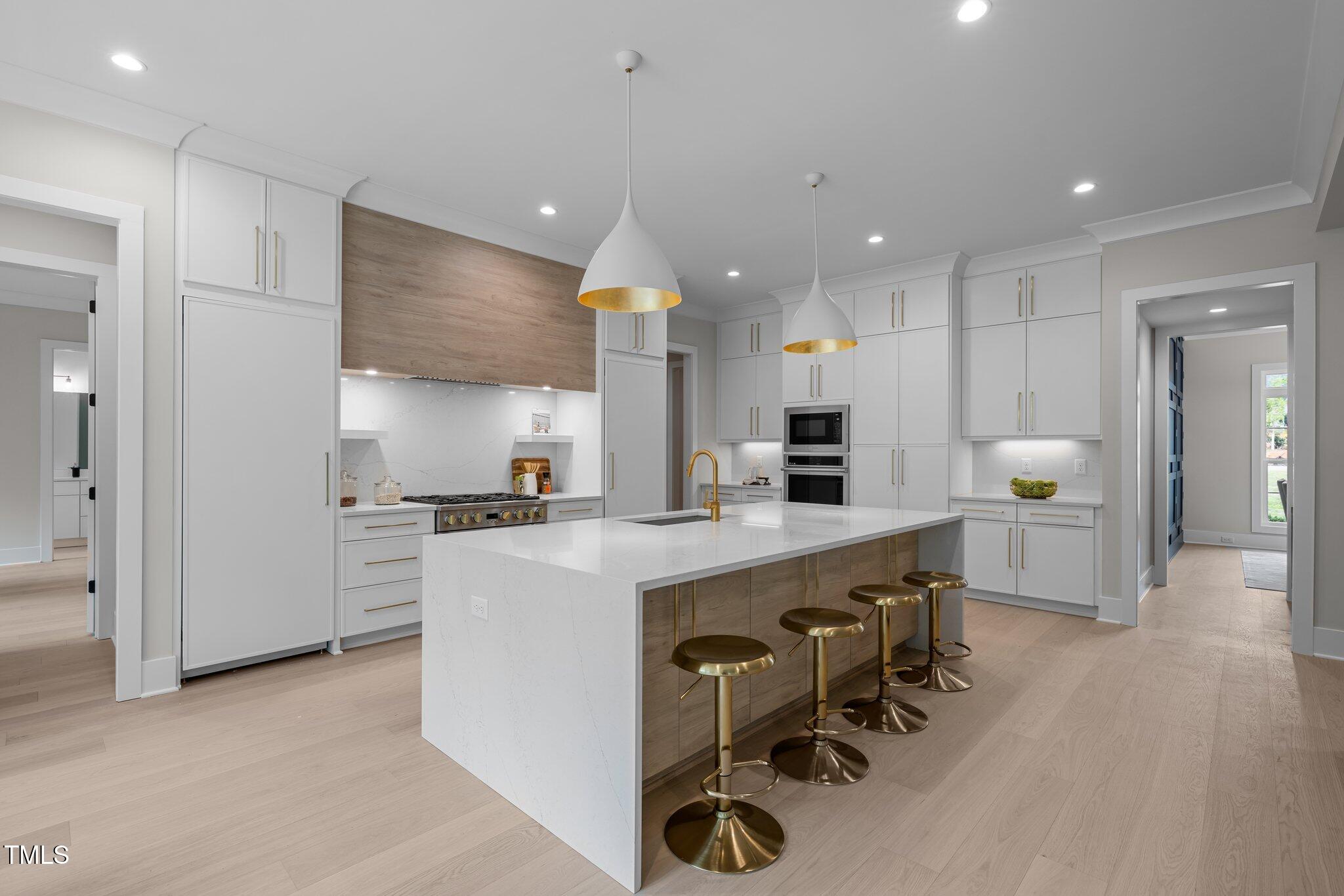 7813 Ailesbury Road Property Photo 12