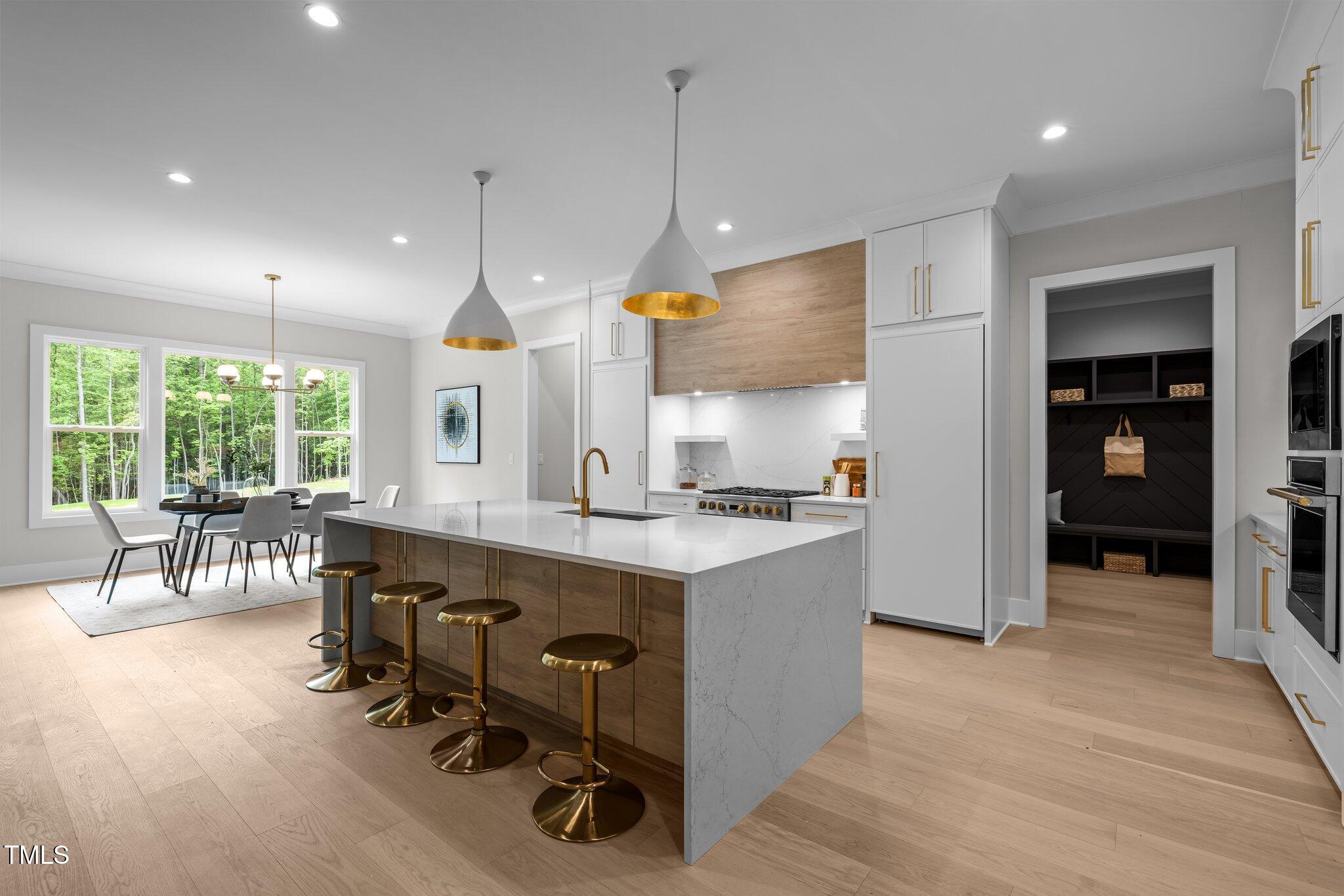 7813 Ailesbury Road Property Photo 13