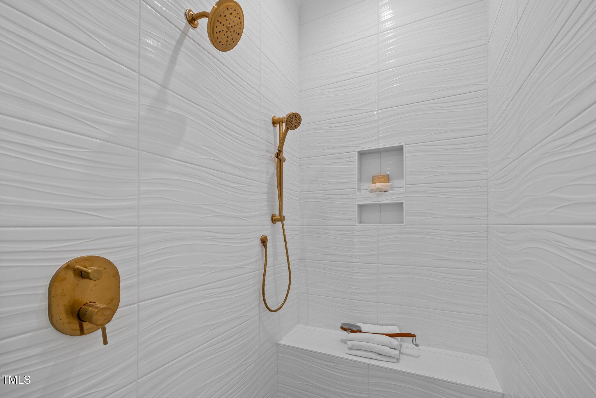 7813 Ailesbury Road Property Photo 21