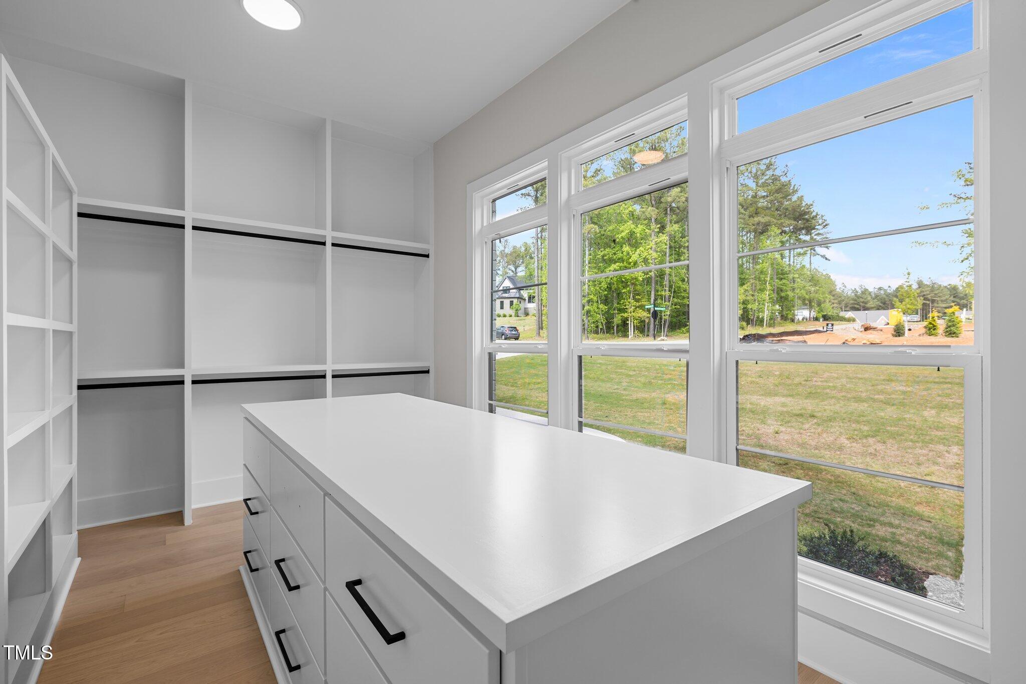 7813 Ailesbury Road Property Photo 22