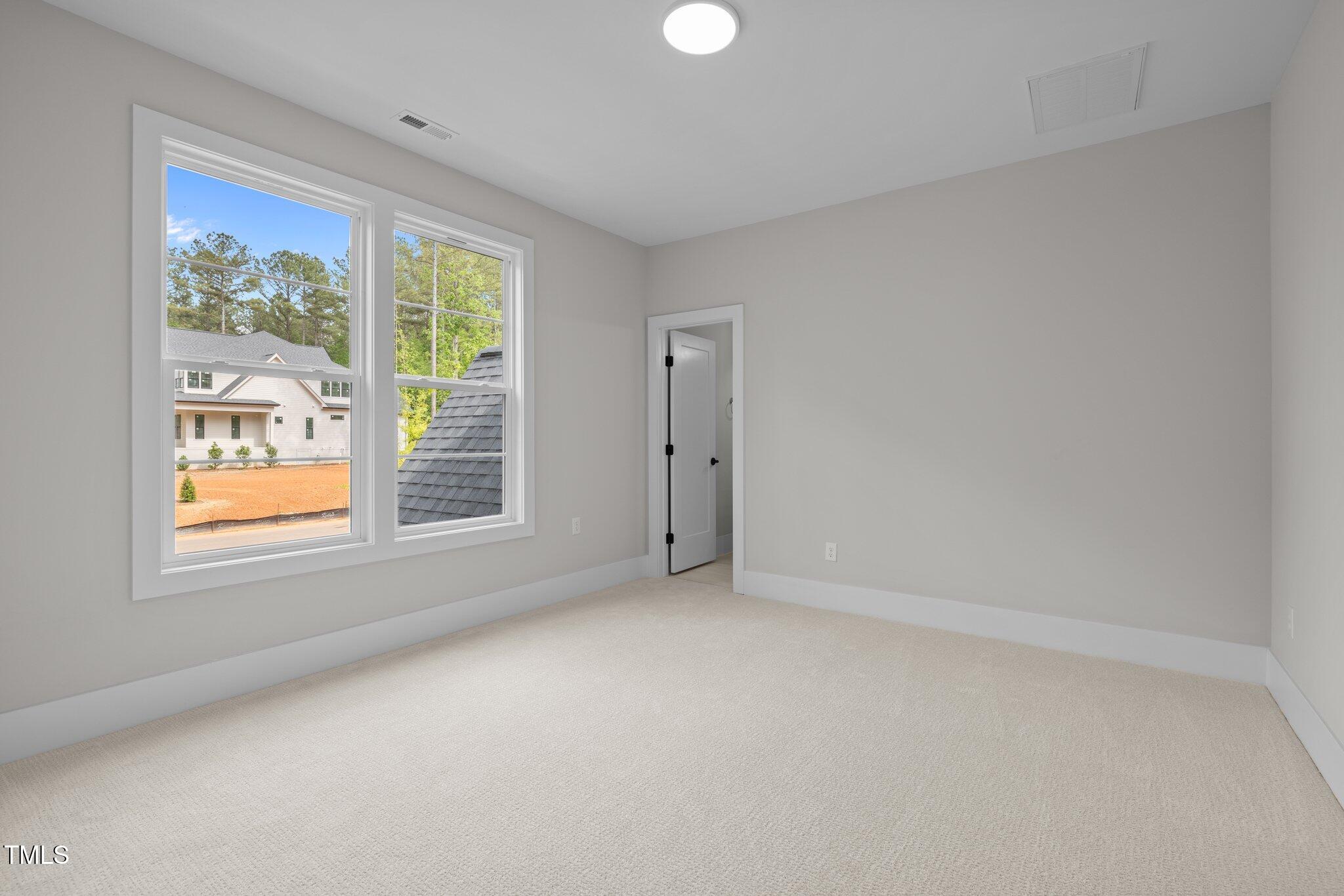7813 Ailesbury Road Property Photo 28