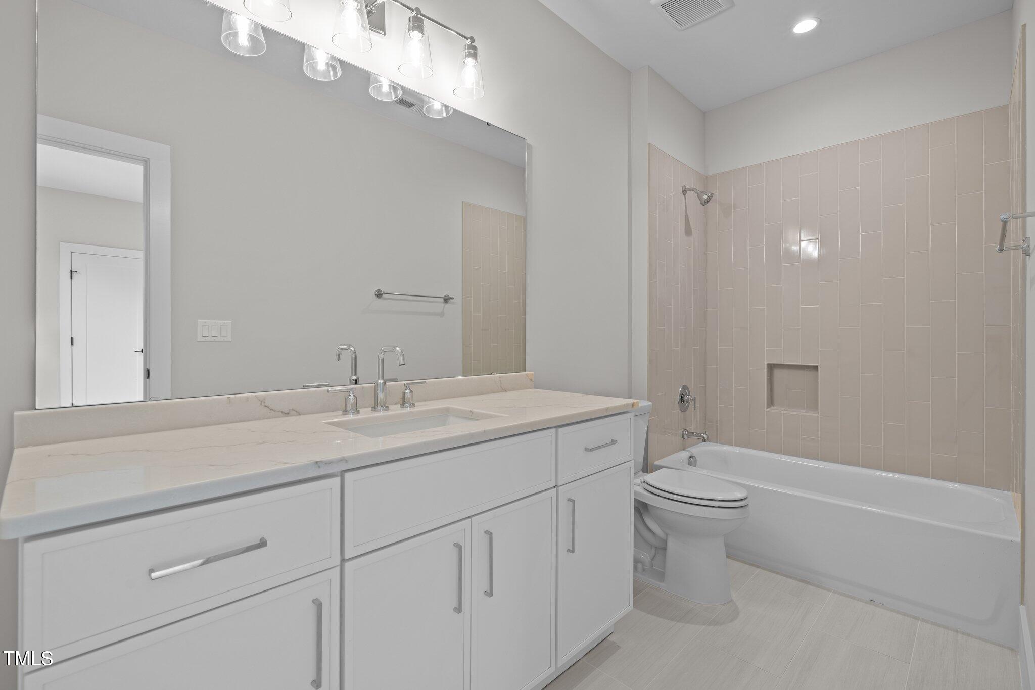 7813 Ailesbury Road Property Photo 29