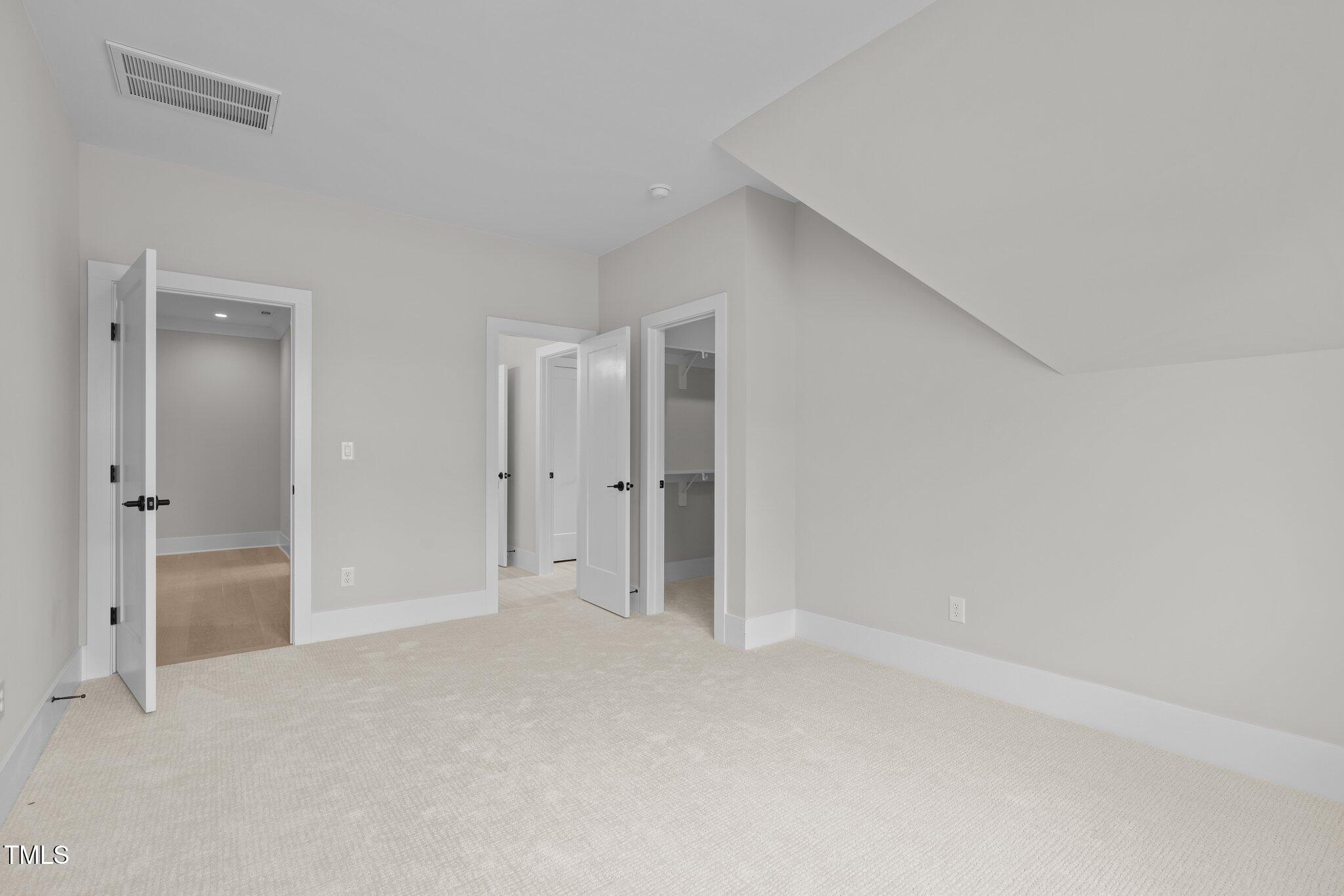 7813 Ailesbury Road Property Photo 31