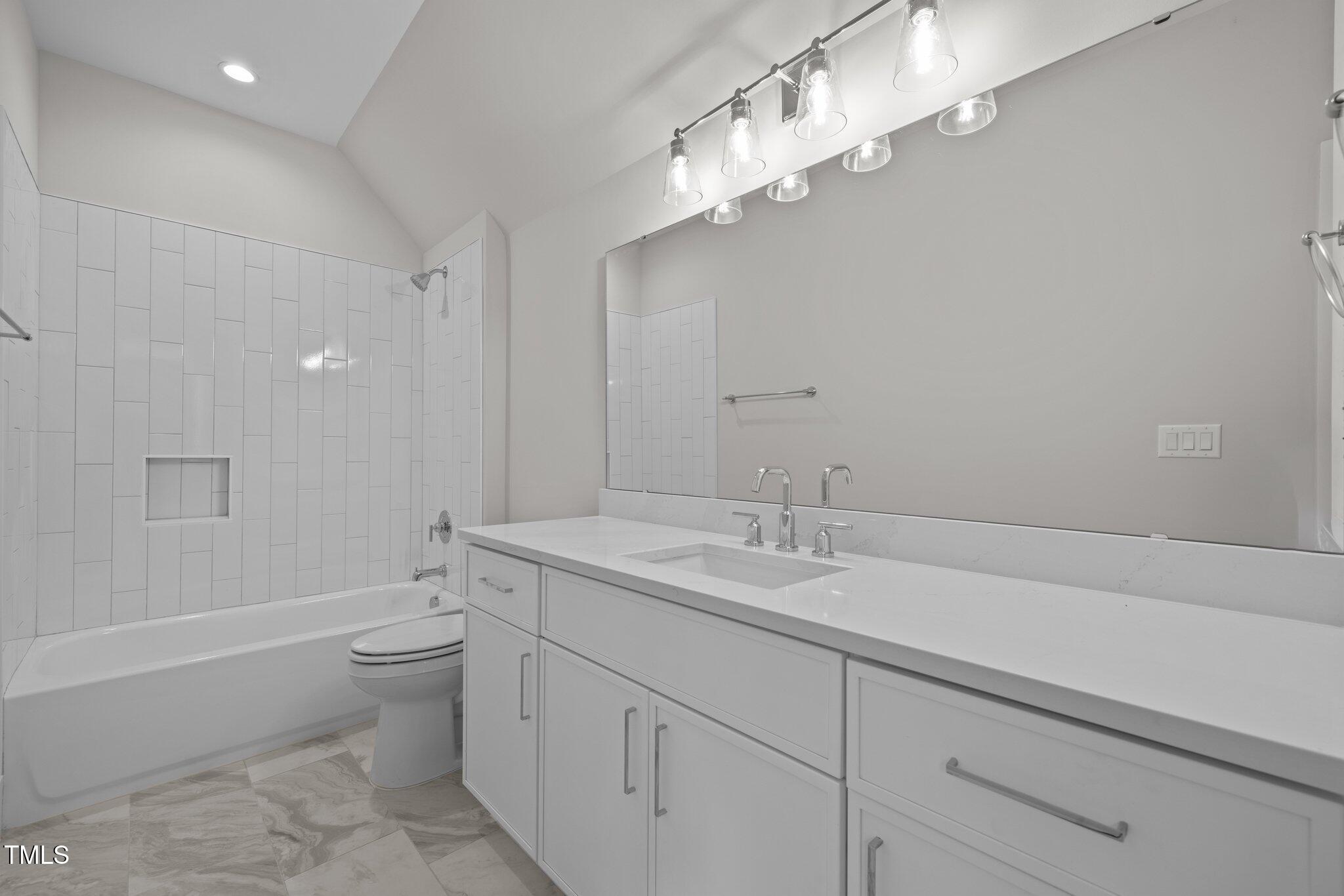7813 Ailesbury Road Property Photo 39