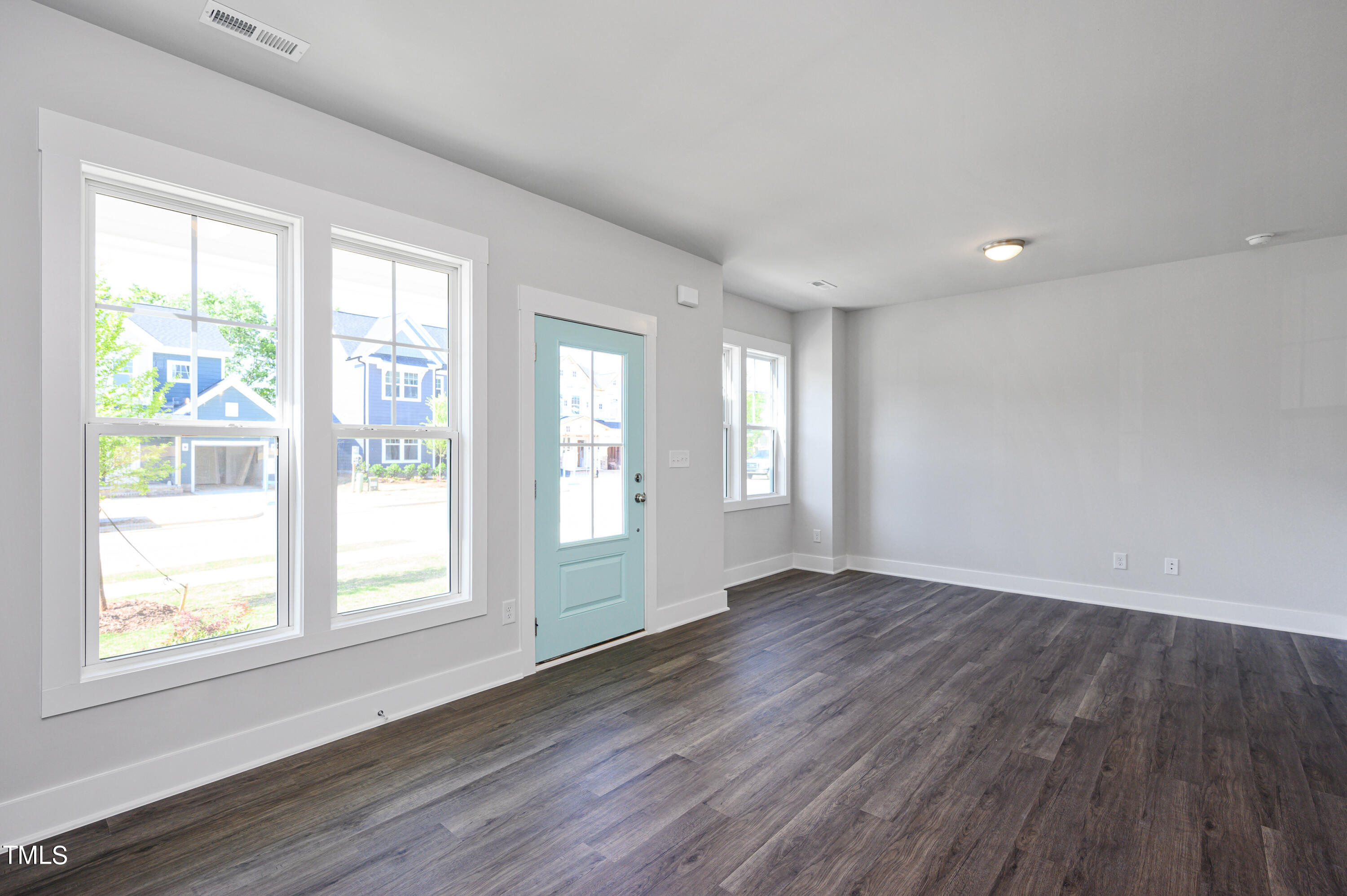 85 Windchime Court Property Photo 8