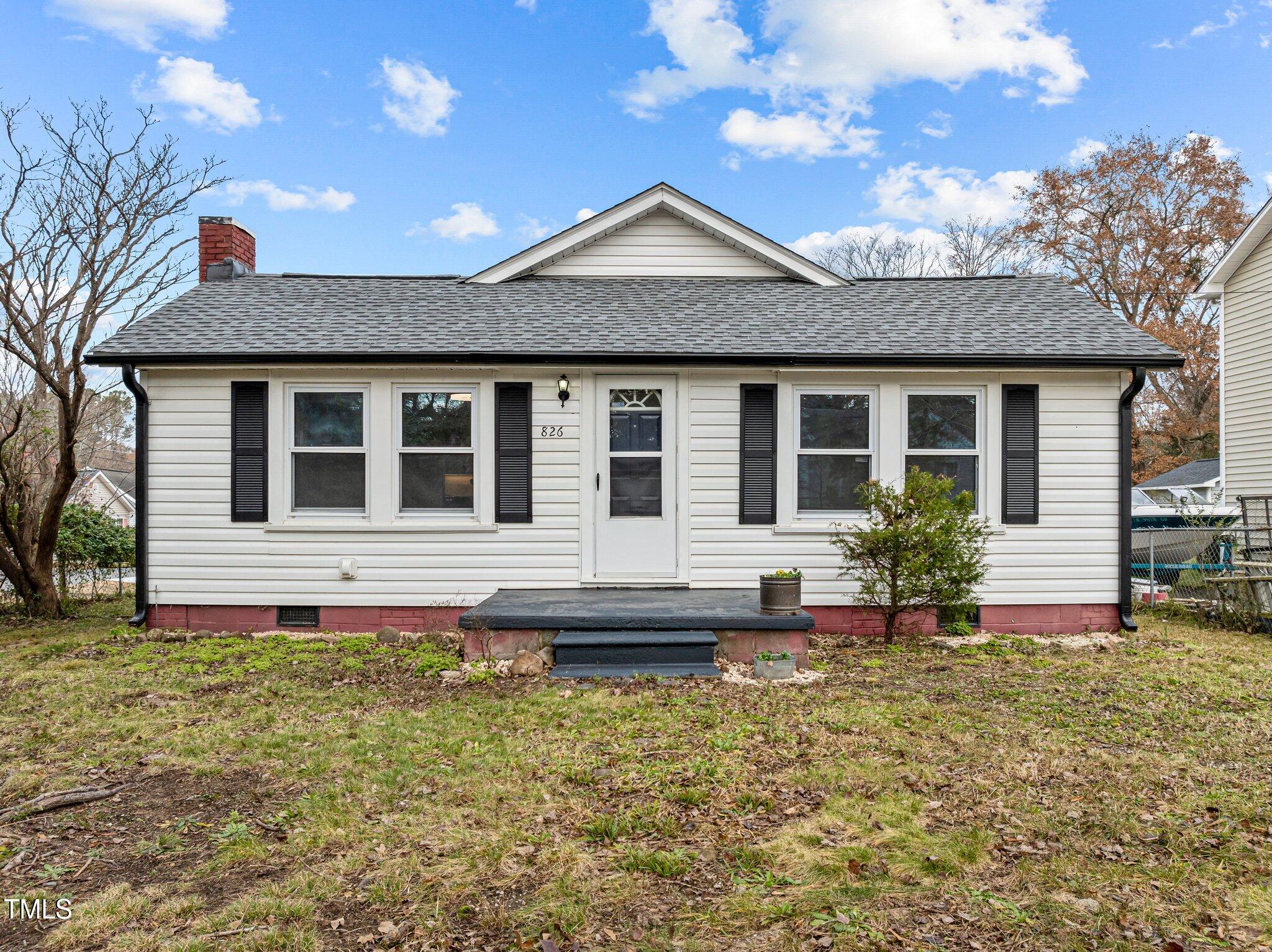 826 Carter Avenue Property Photo 2
