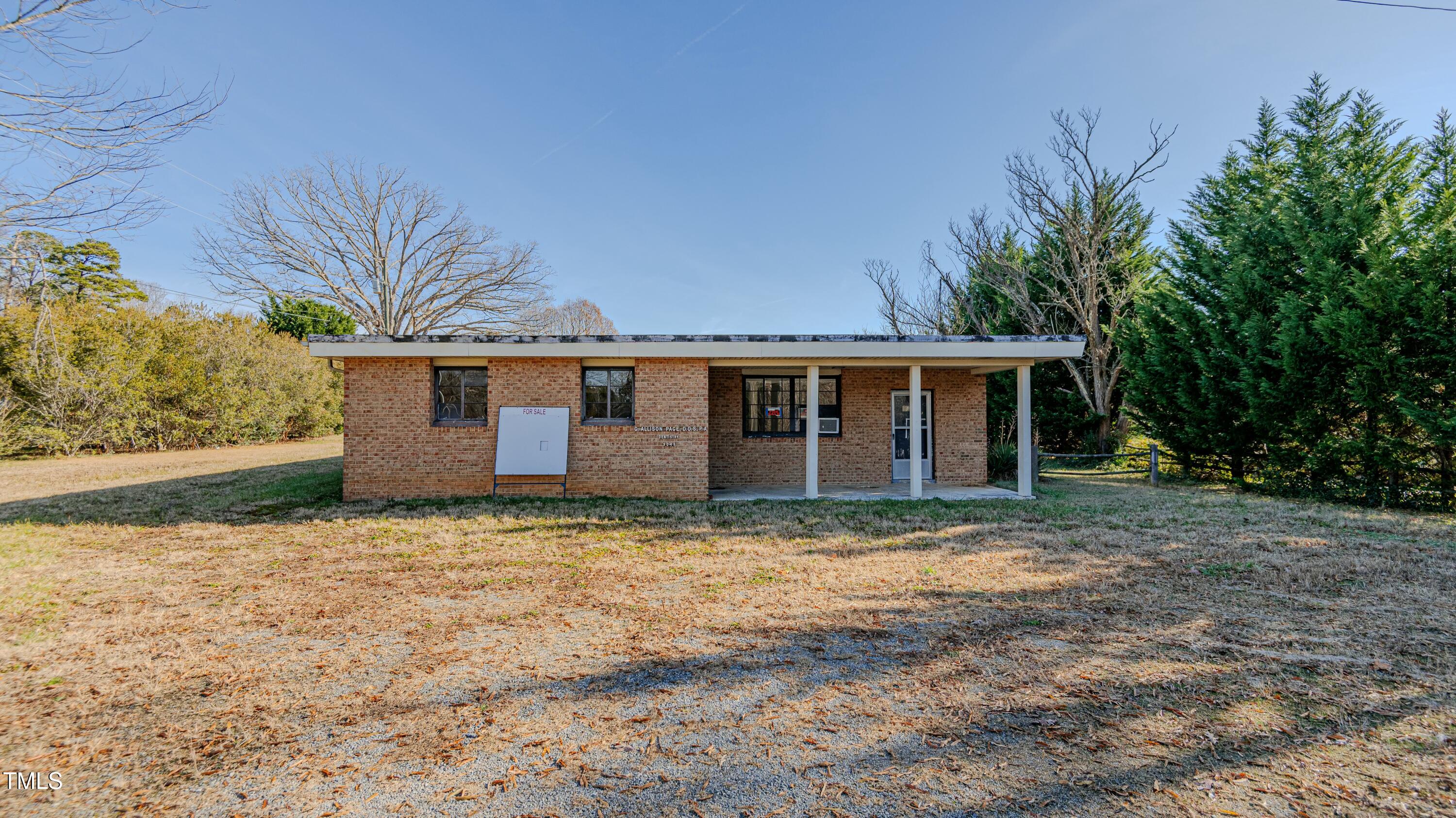 3043 U.s. Hwy 158 W Property Photo 2